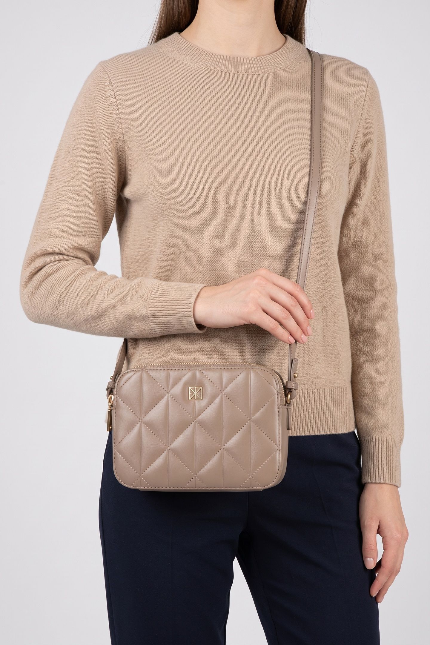 QUILTED CAMERA BAG DESERT TAUPE 5