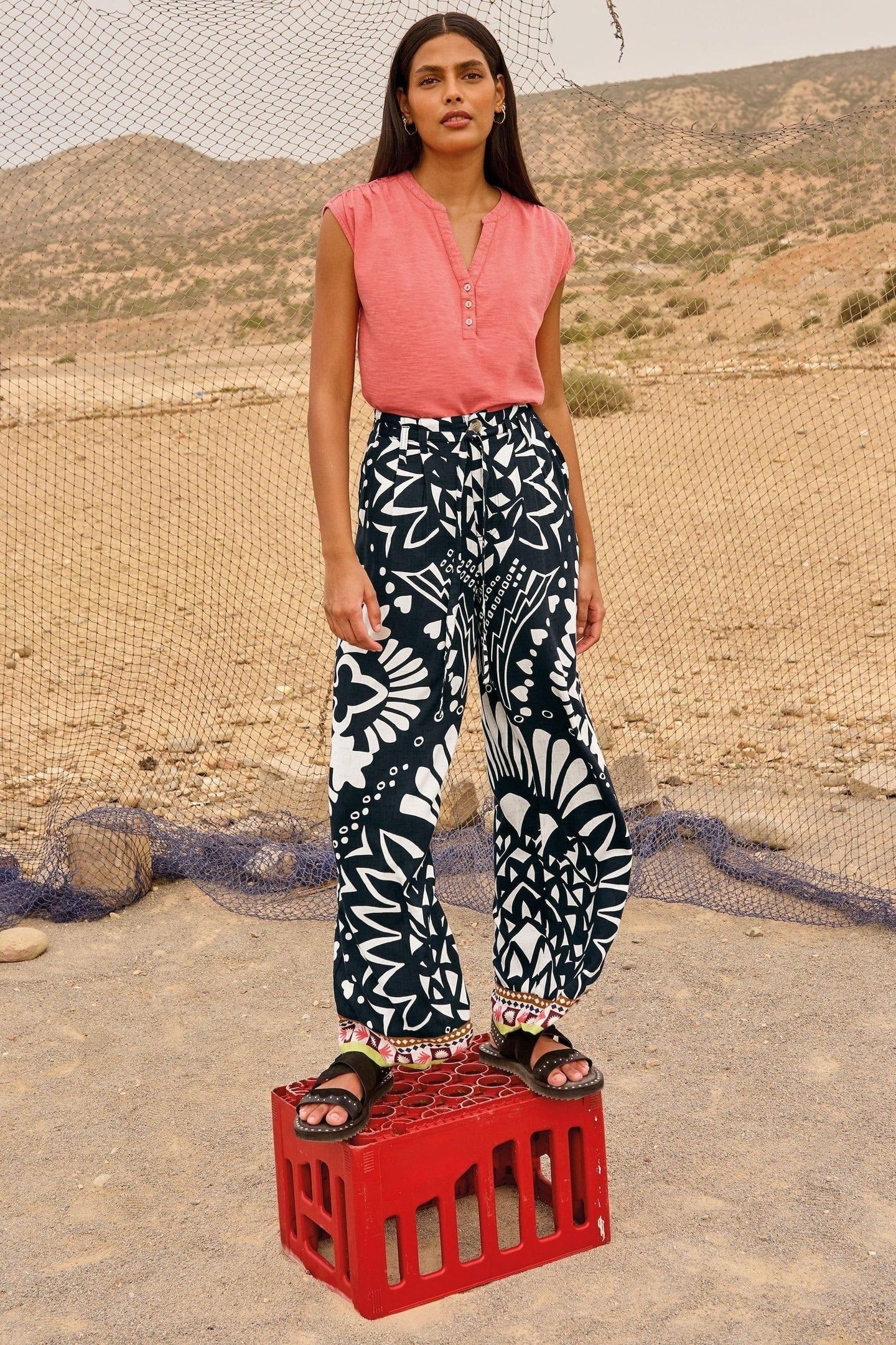 FARAH WIDE LEG TROUSER NAVY MULTI 9