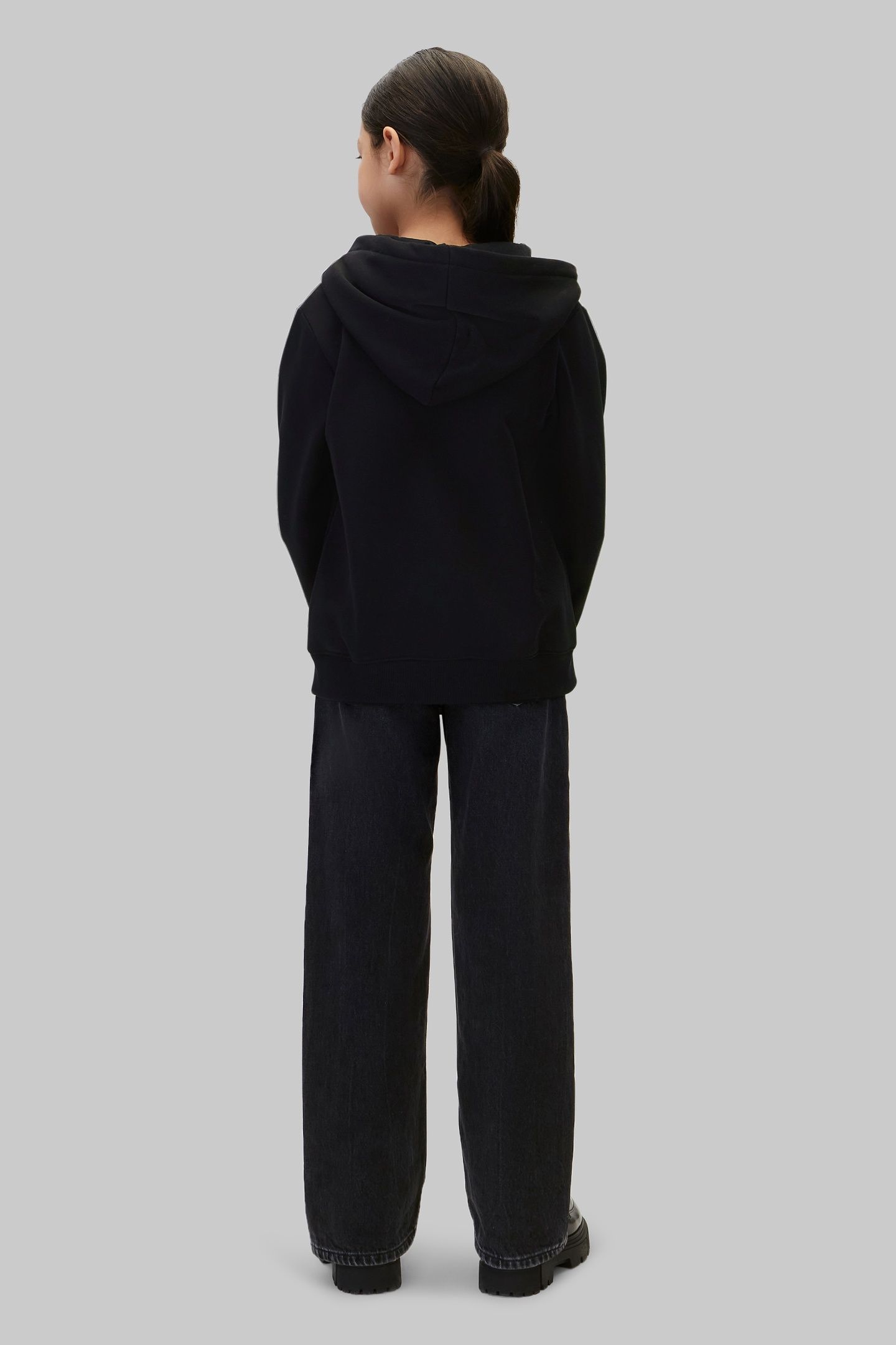 UNISEX MINI BADGE ZIP-THROUGH BLACK 4