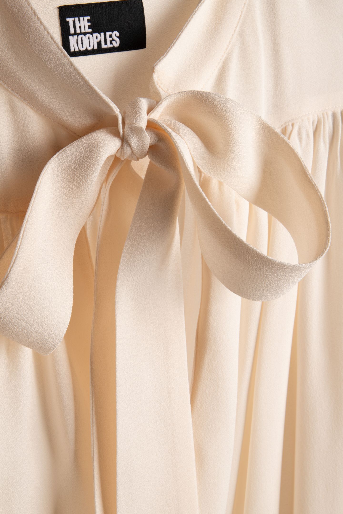 FLOWING BLOUSE WITH A LAVALIERE COLLAR ECRU 4