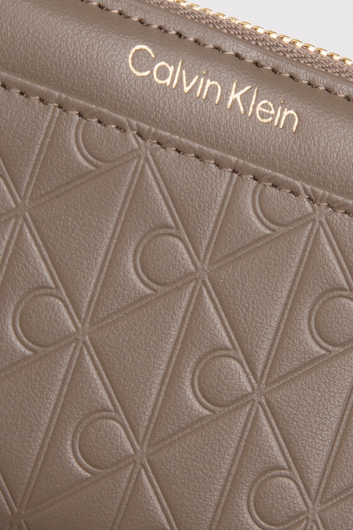 EMBLEM AOP EMBOSSED WALLET DESERT TAUPE 4
