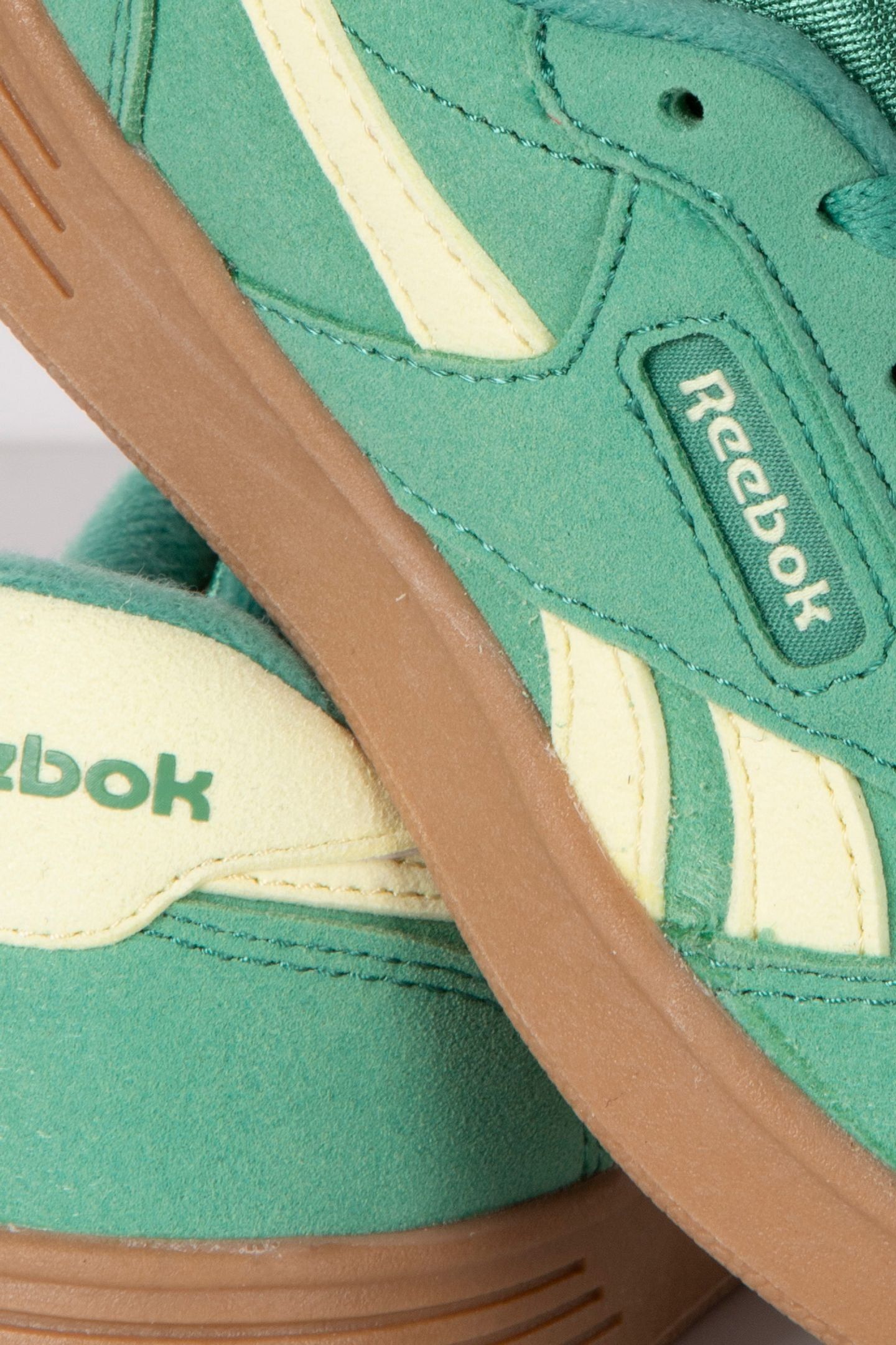 UNISEX COURT ADVANCE UPGRADEGREEN/YELLOWHAZE/GUM 4