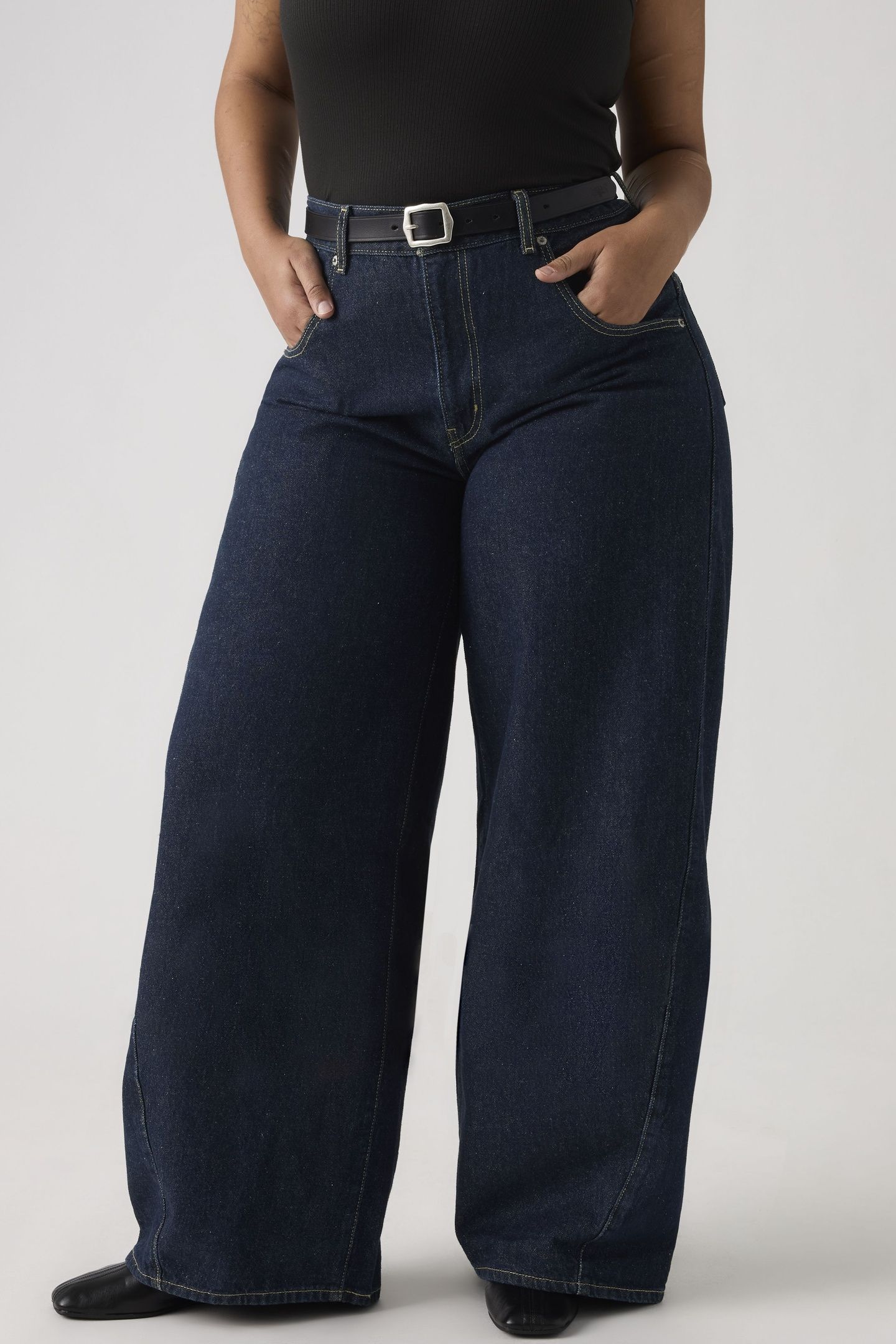 SUPER BAGGY BARREL JEANS 6