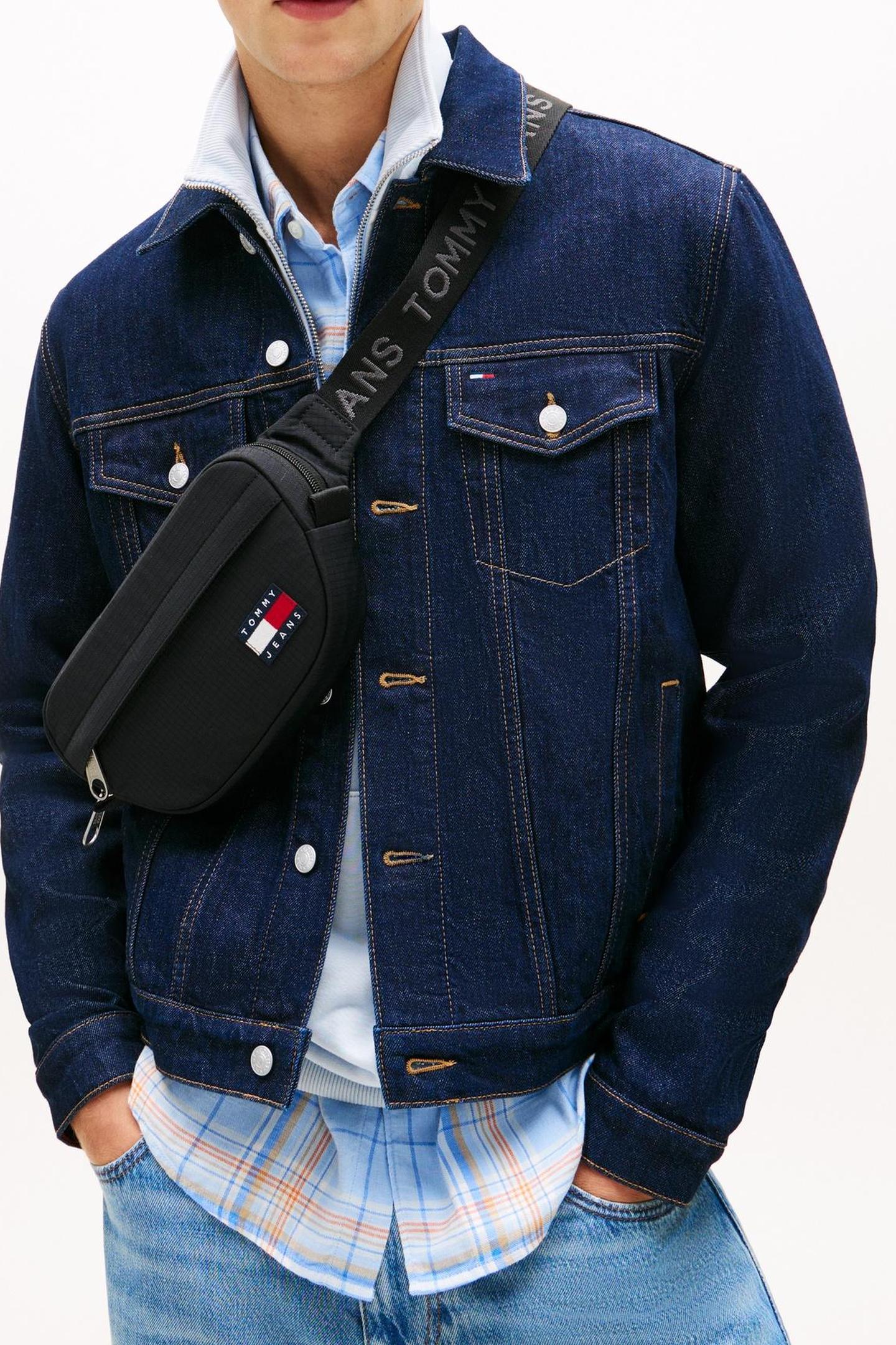 ESSENTIAL DAILY WAISTBAG BLACK 1