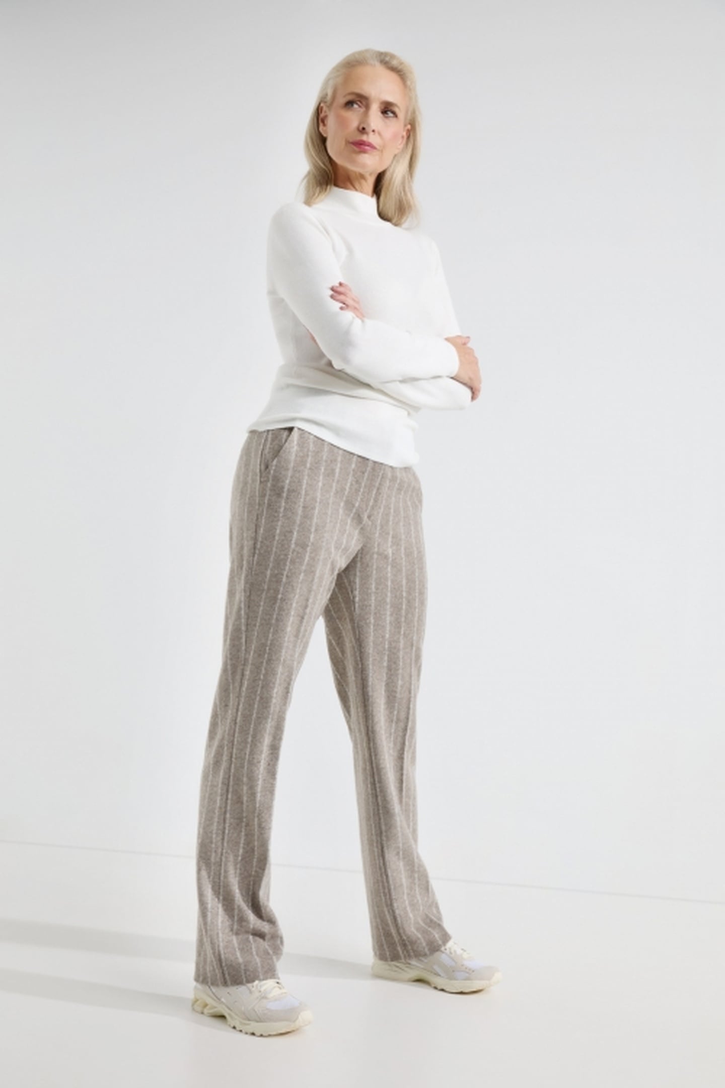 ANGIE SWEATER OFF WHITE 2