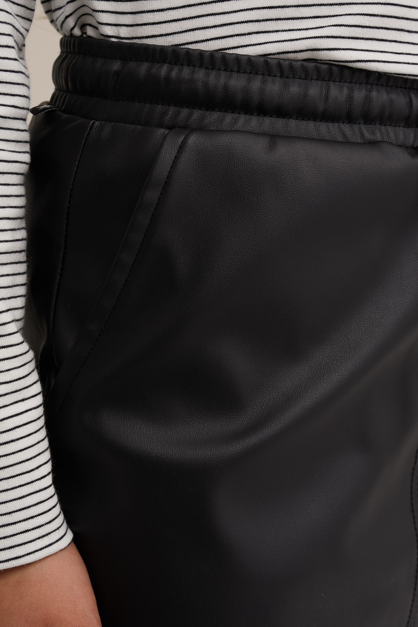 SKIRT MINI LENGTH BLACK 5