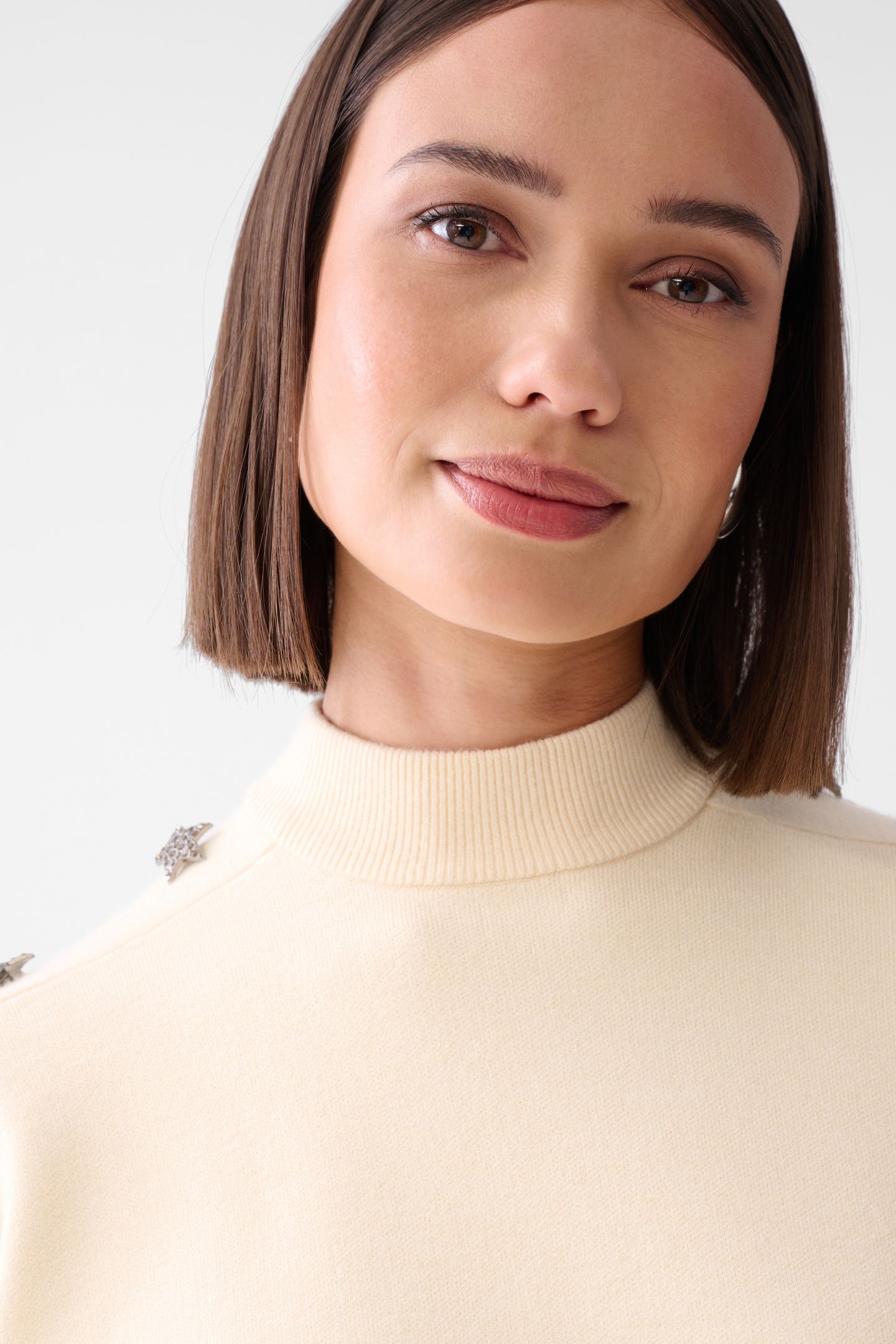 LA-SBSTAR BUTTON KNIT OFFWHITE 6