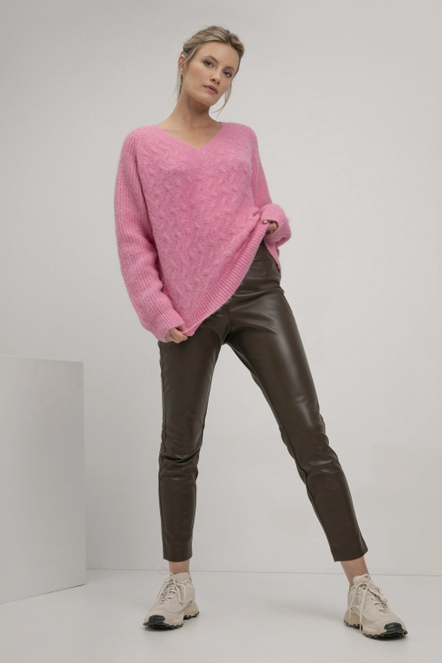 SABINE SWEATER BUBBLEGUM 2