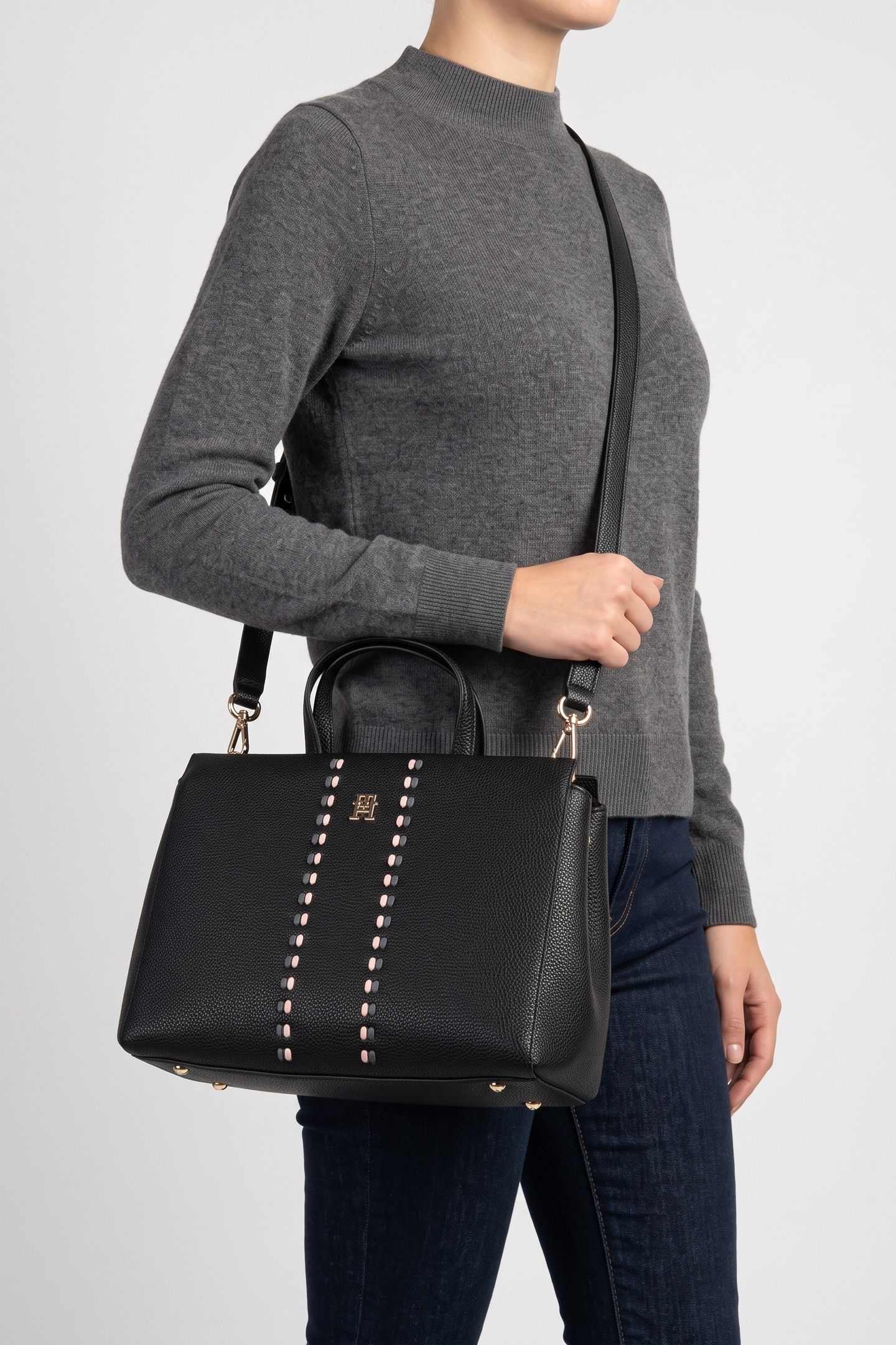 TIMELESS SATCHEL BLACK 1