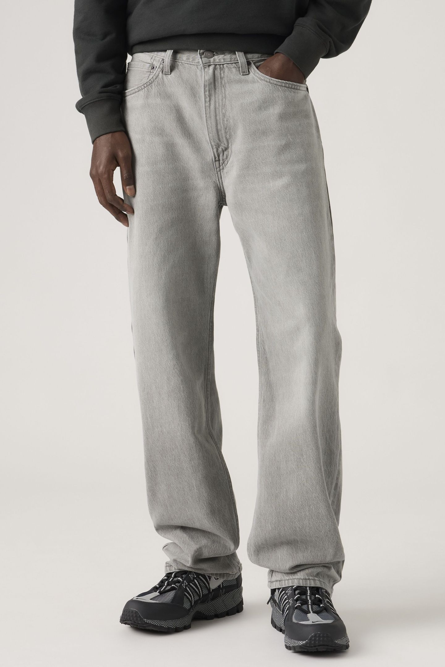 565™ LOOSE STRAIGHT LIGHTWEIGHT JEANS 5