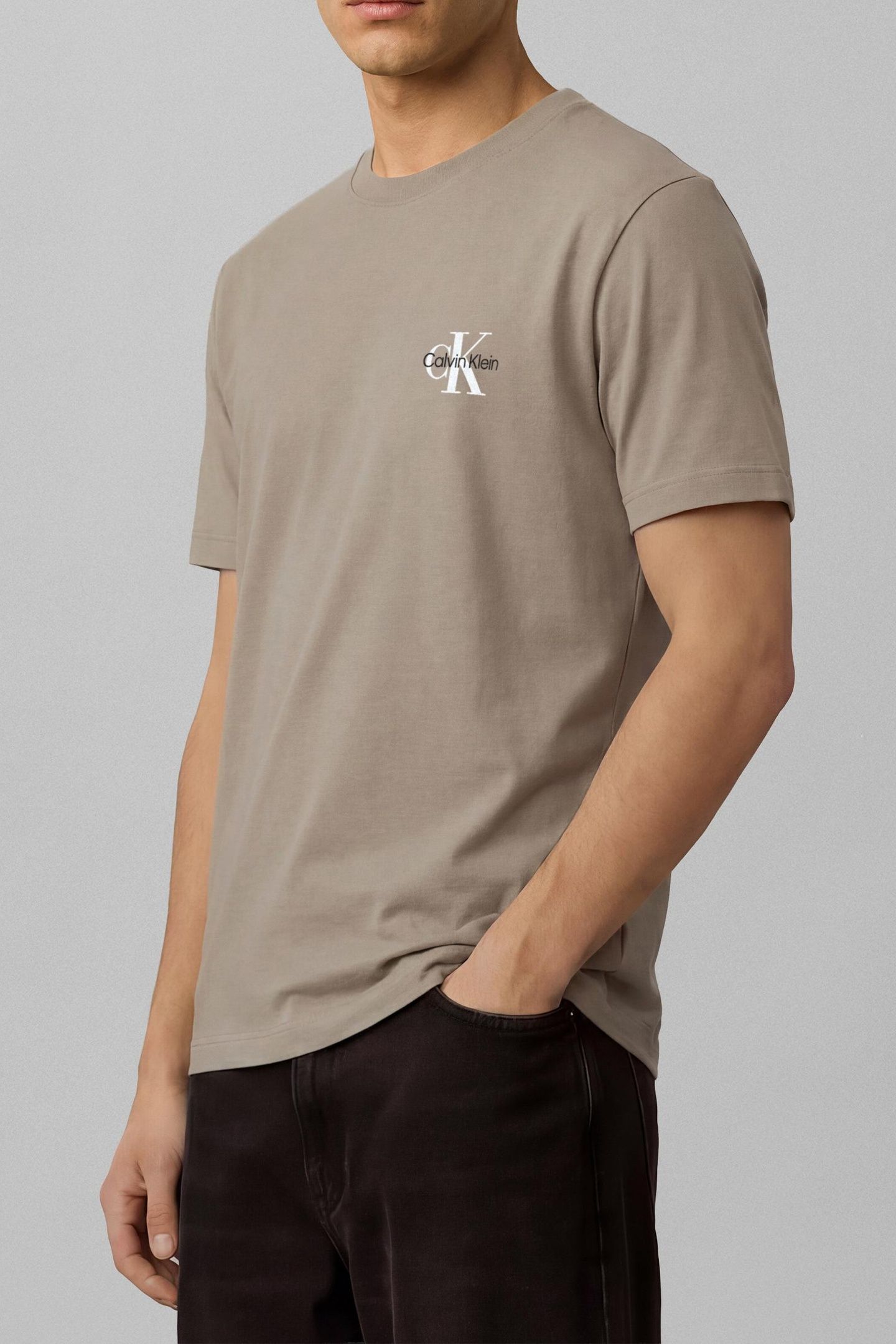 SS 30S CLASSIC MICRO MONOGRAM TEE BRIGHT WHITE/PLAZA TAUPE 2
