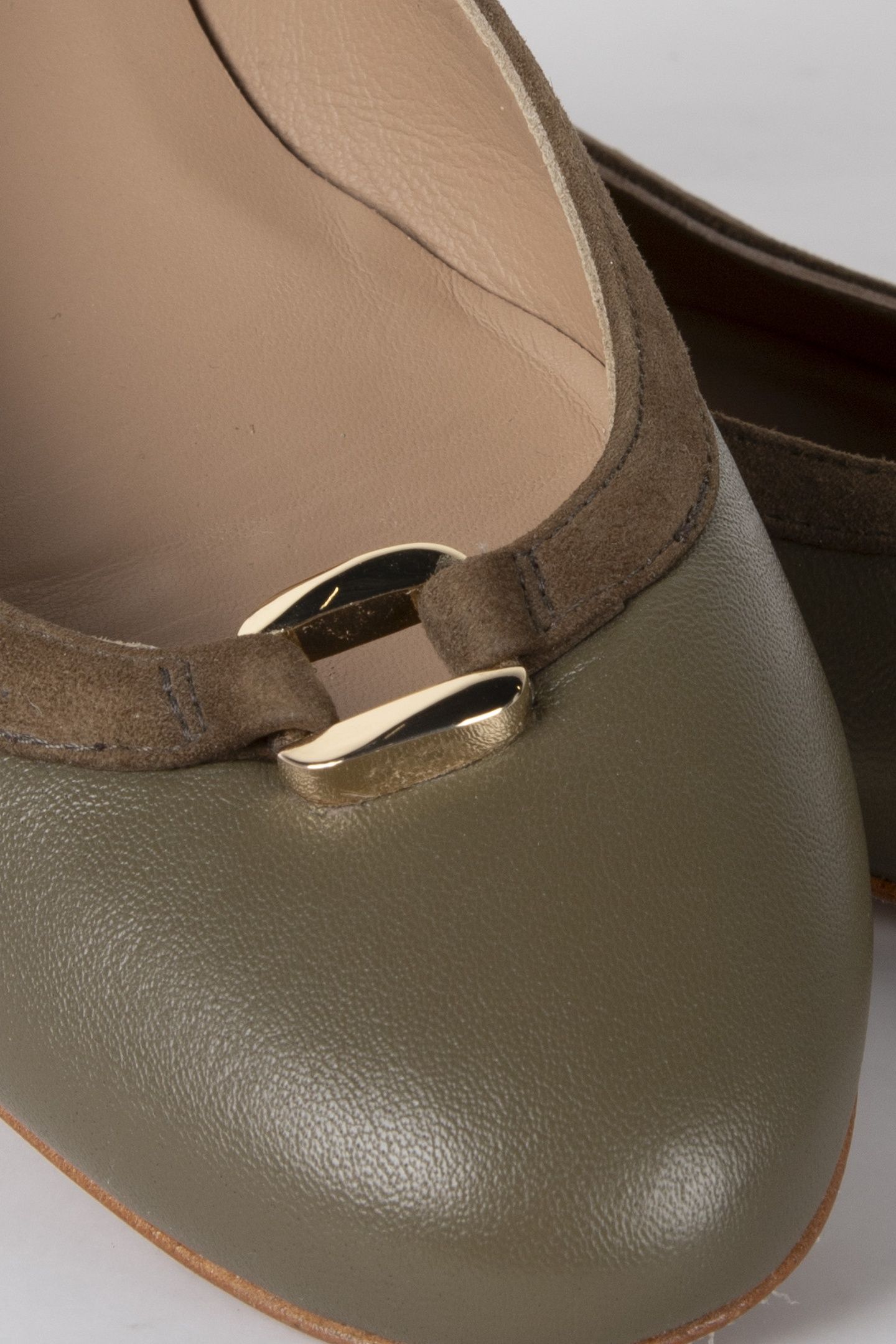 DOLLIE OLOID ROUND TOE KHAKI 4