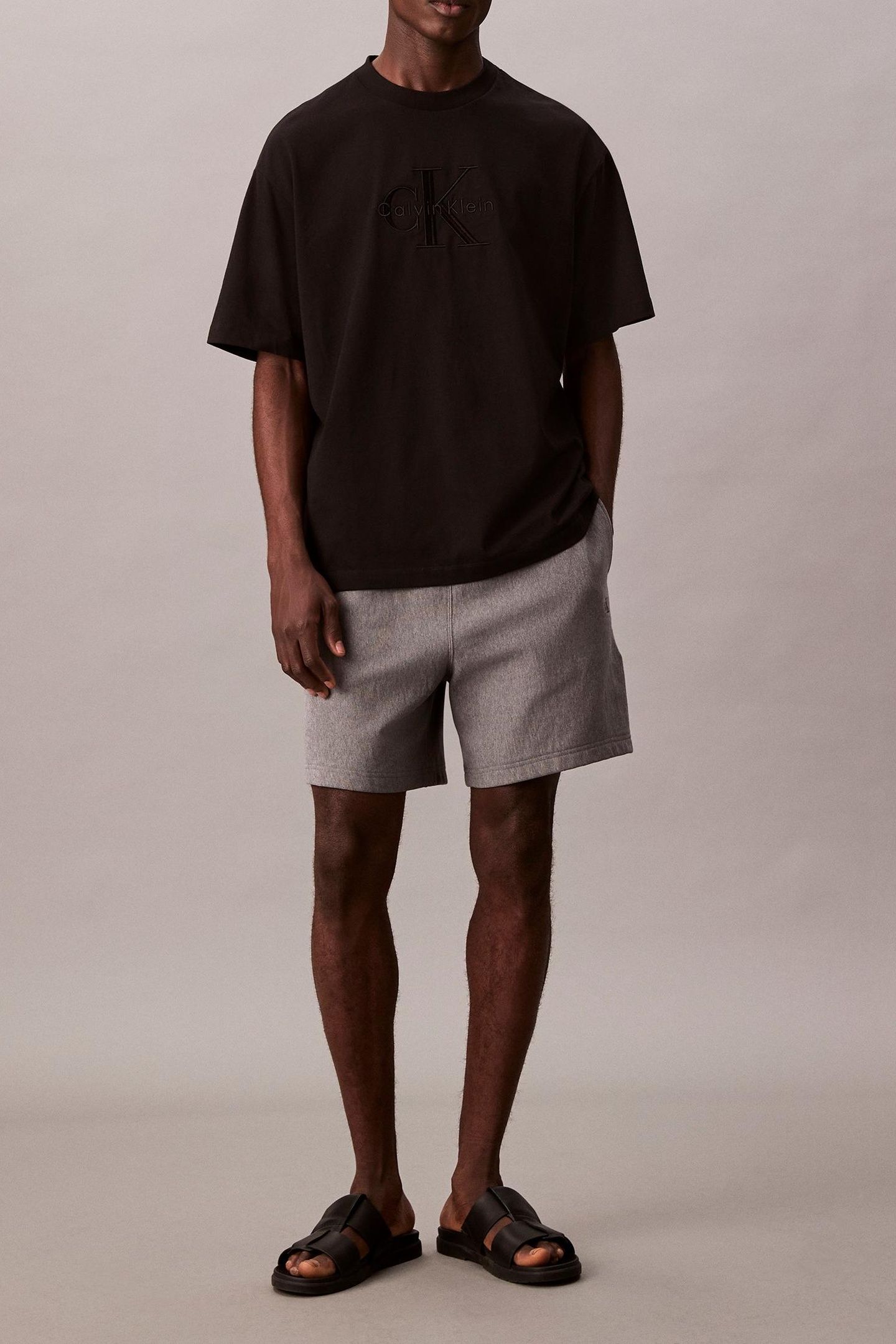 SHORT SLEEVE HERO MONOLOGO EMBROIDERED 16S BLACK 4