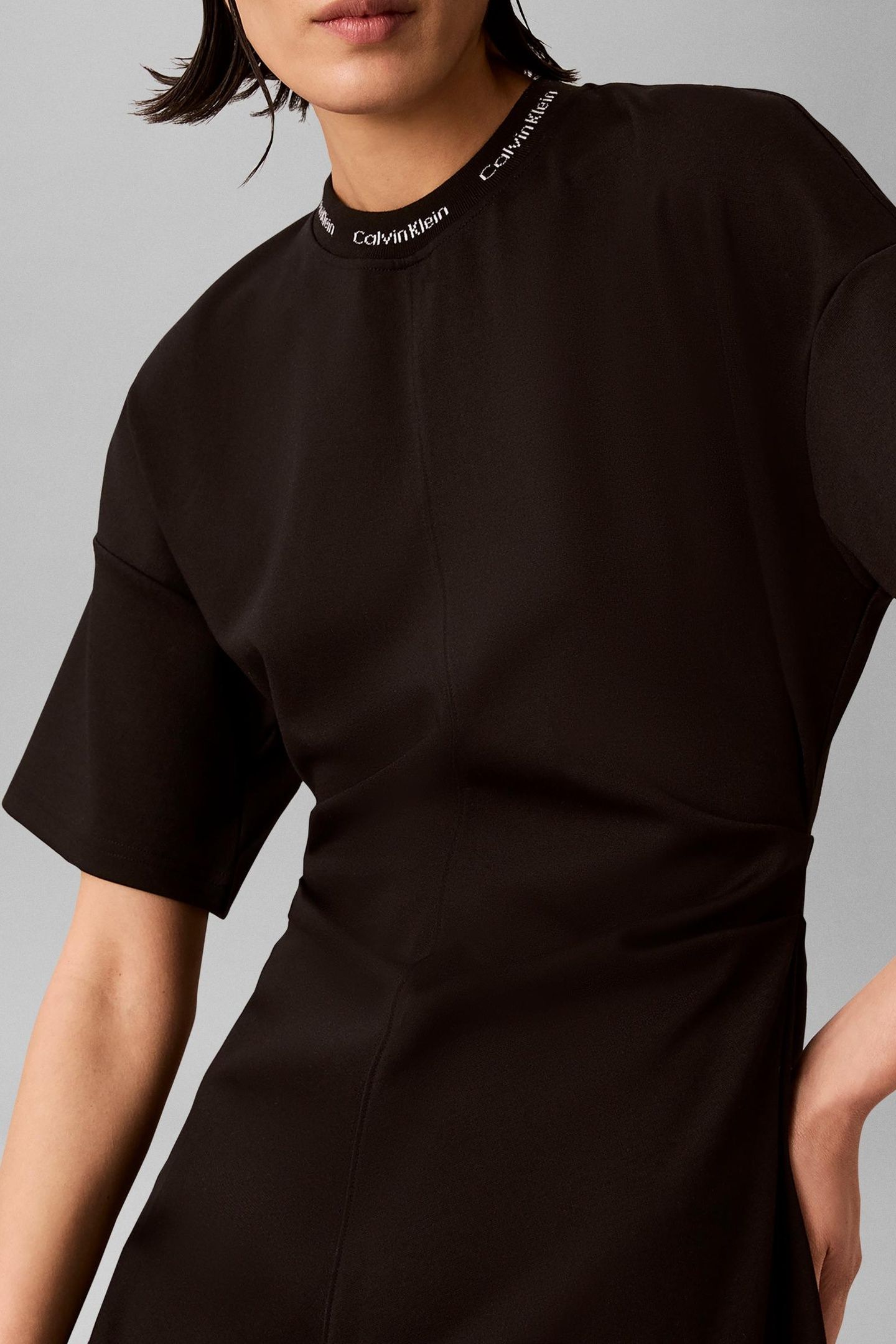SHORT SLEEVE LOGO RIB INTERLOCK DRESS BLACK 3