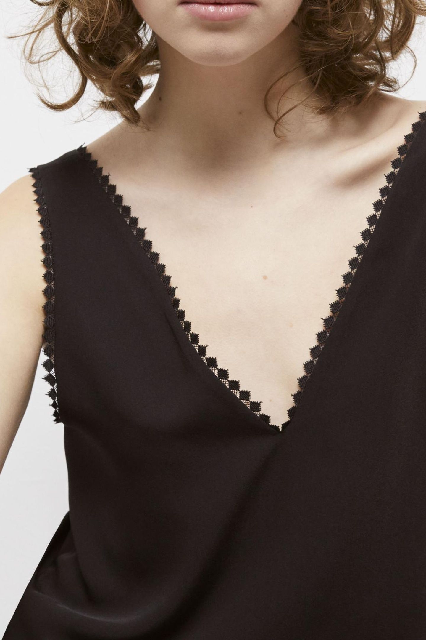 SLEEVELESS TOP WITH LACE DETAIL BLACK 6