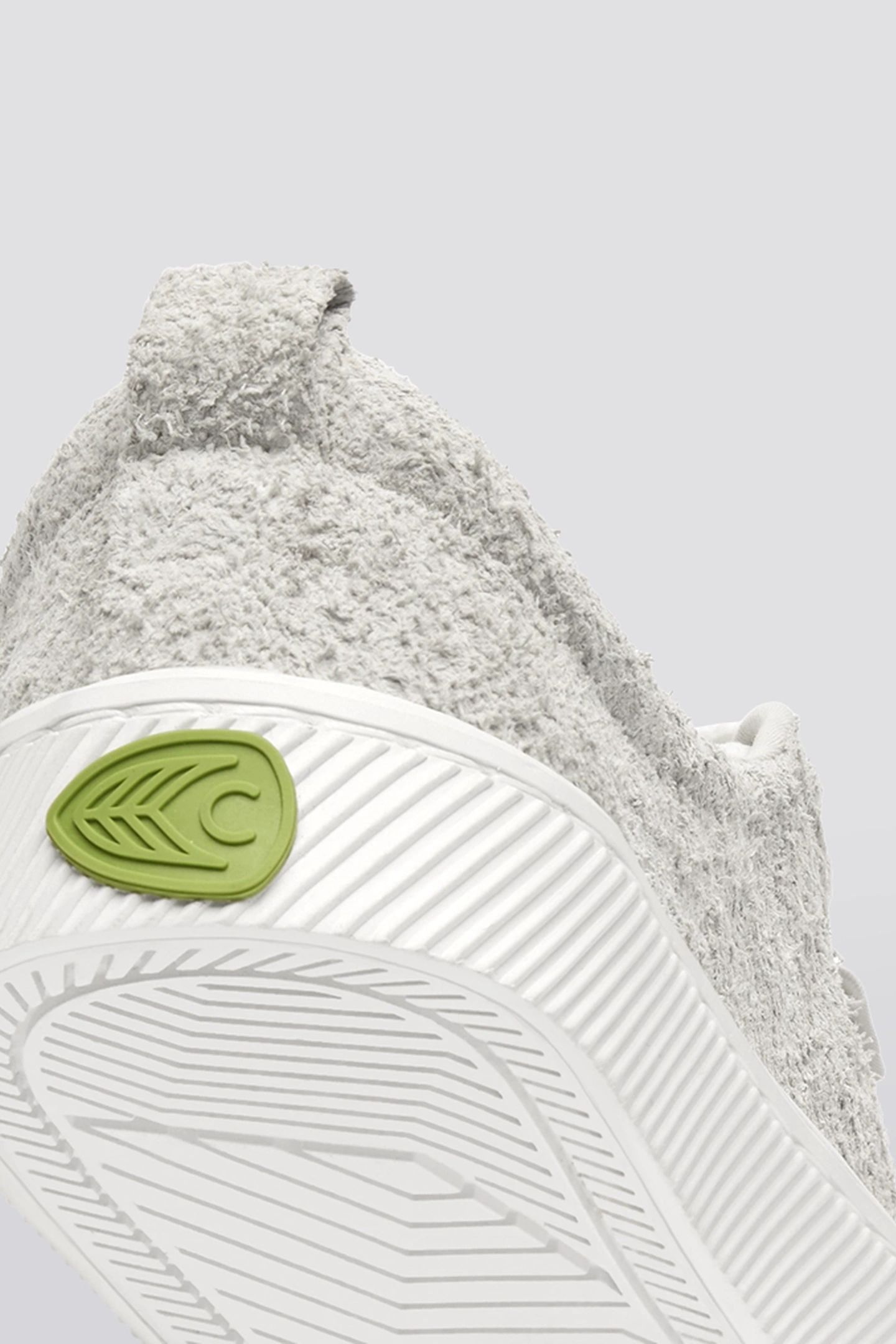 OCA HAIRY SUEDE SMOKE WHITE 4