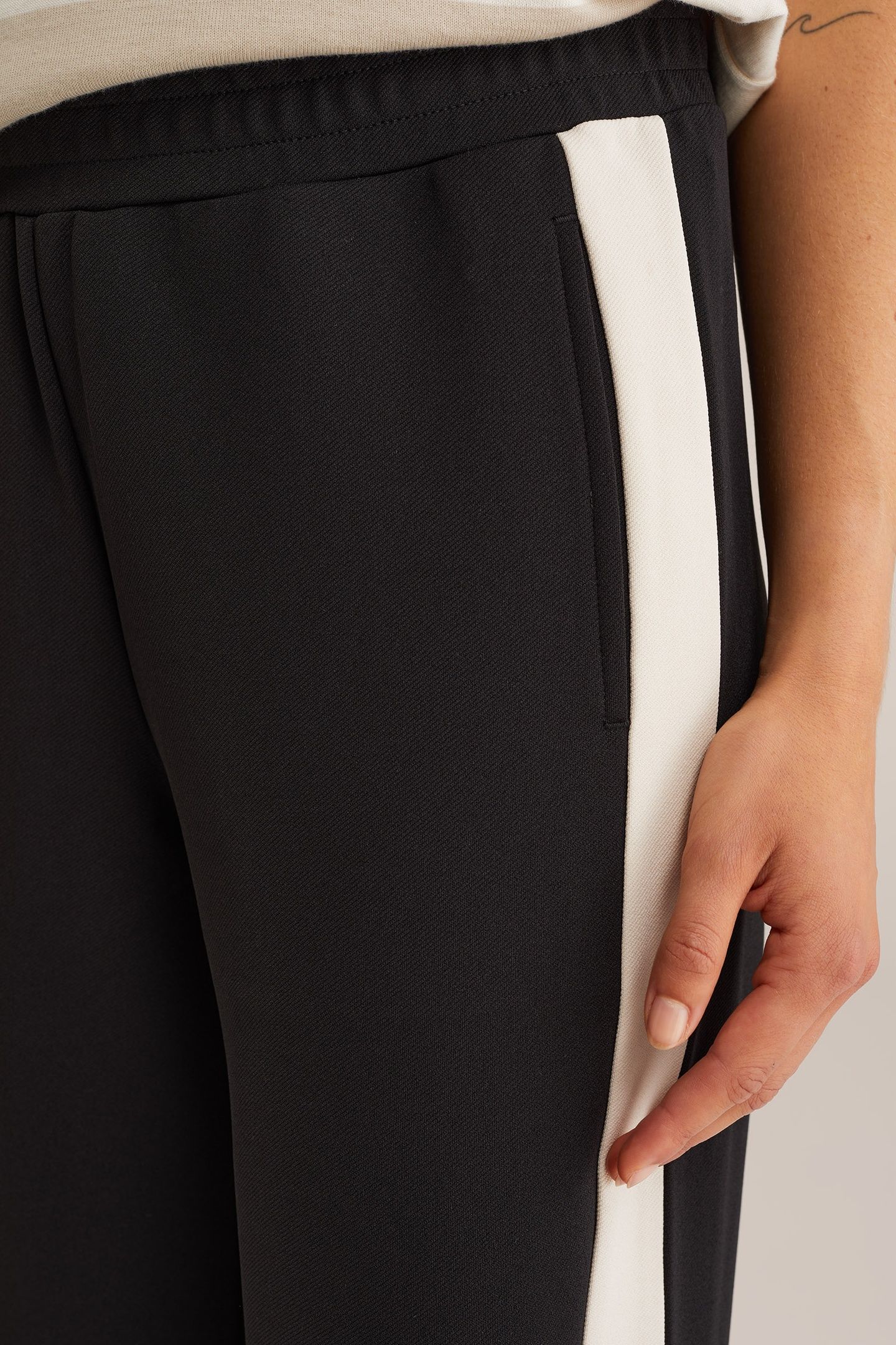 TROUSER BLACK 6