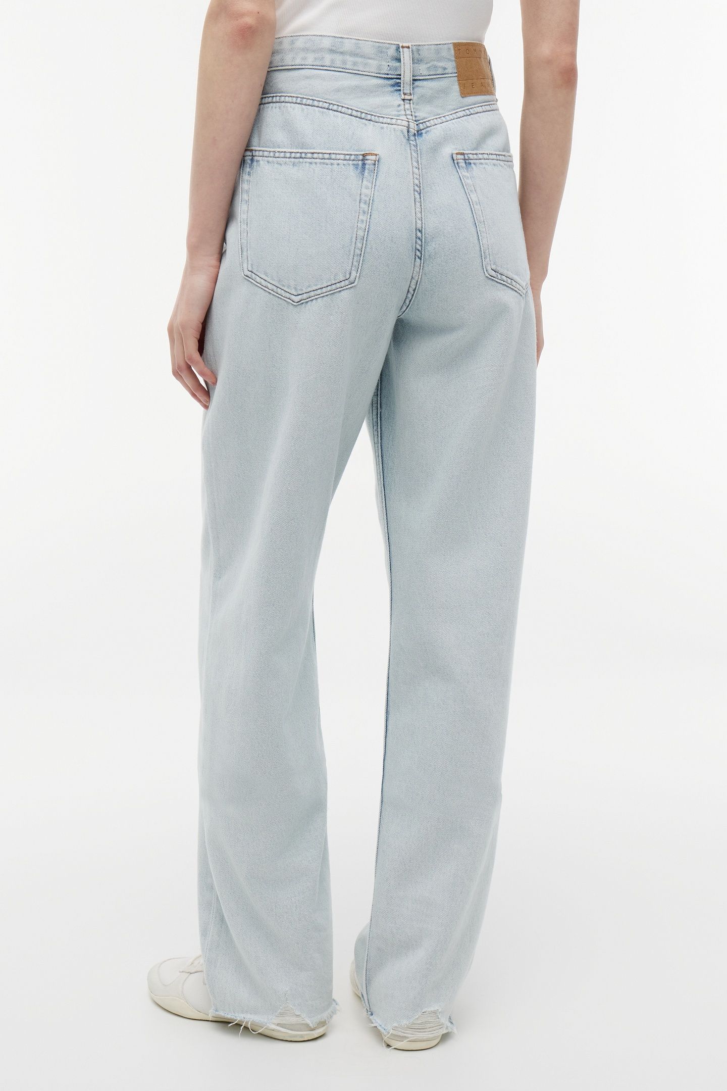 LAYLA HIGH RISE SLIM STRAIGHT DENIM LIGHT 3