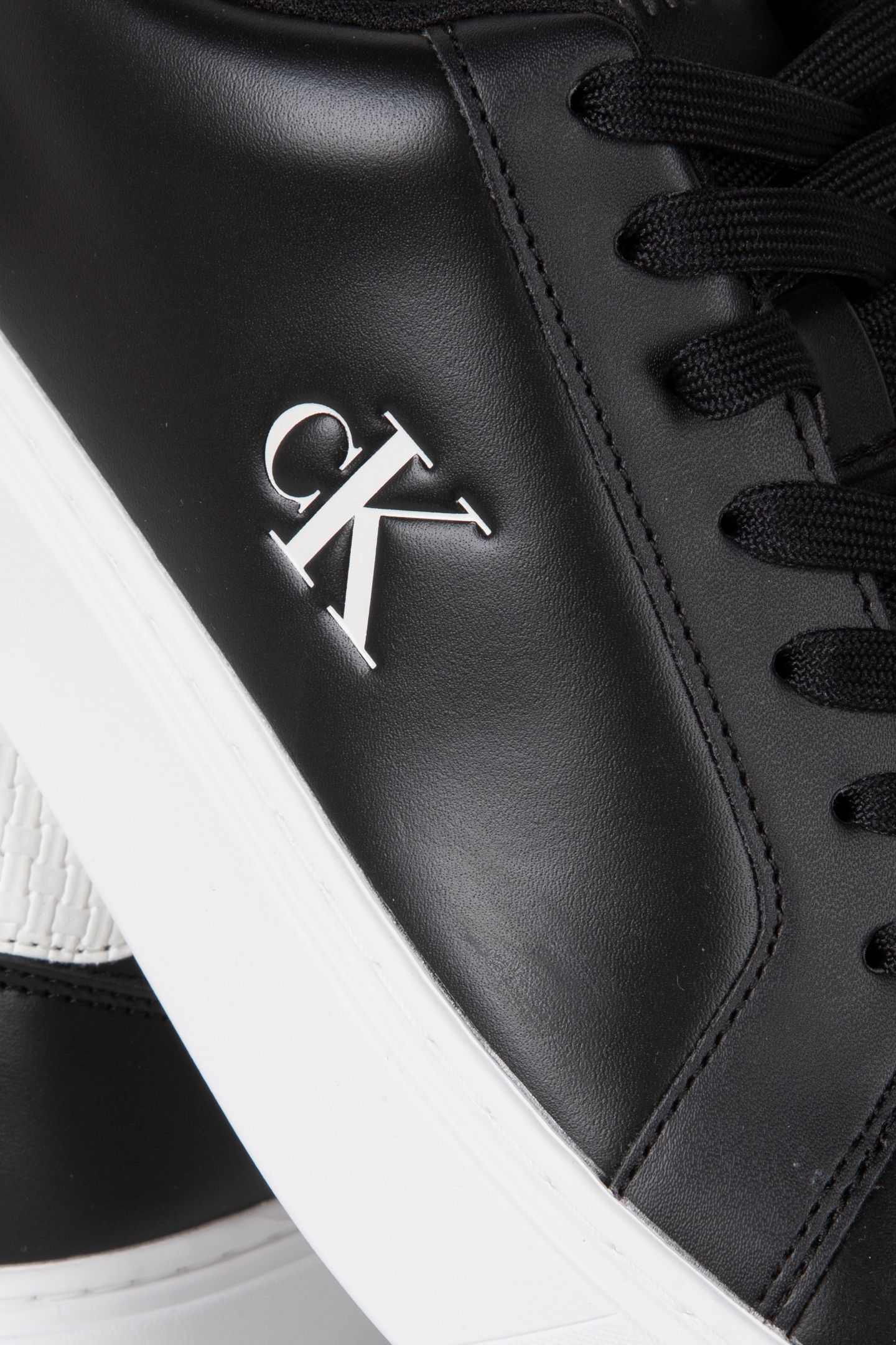 CLASSIC CUP LACEUP BLACK/BRIGHT WHITE 3