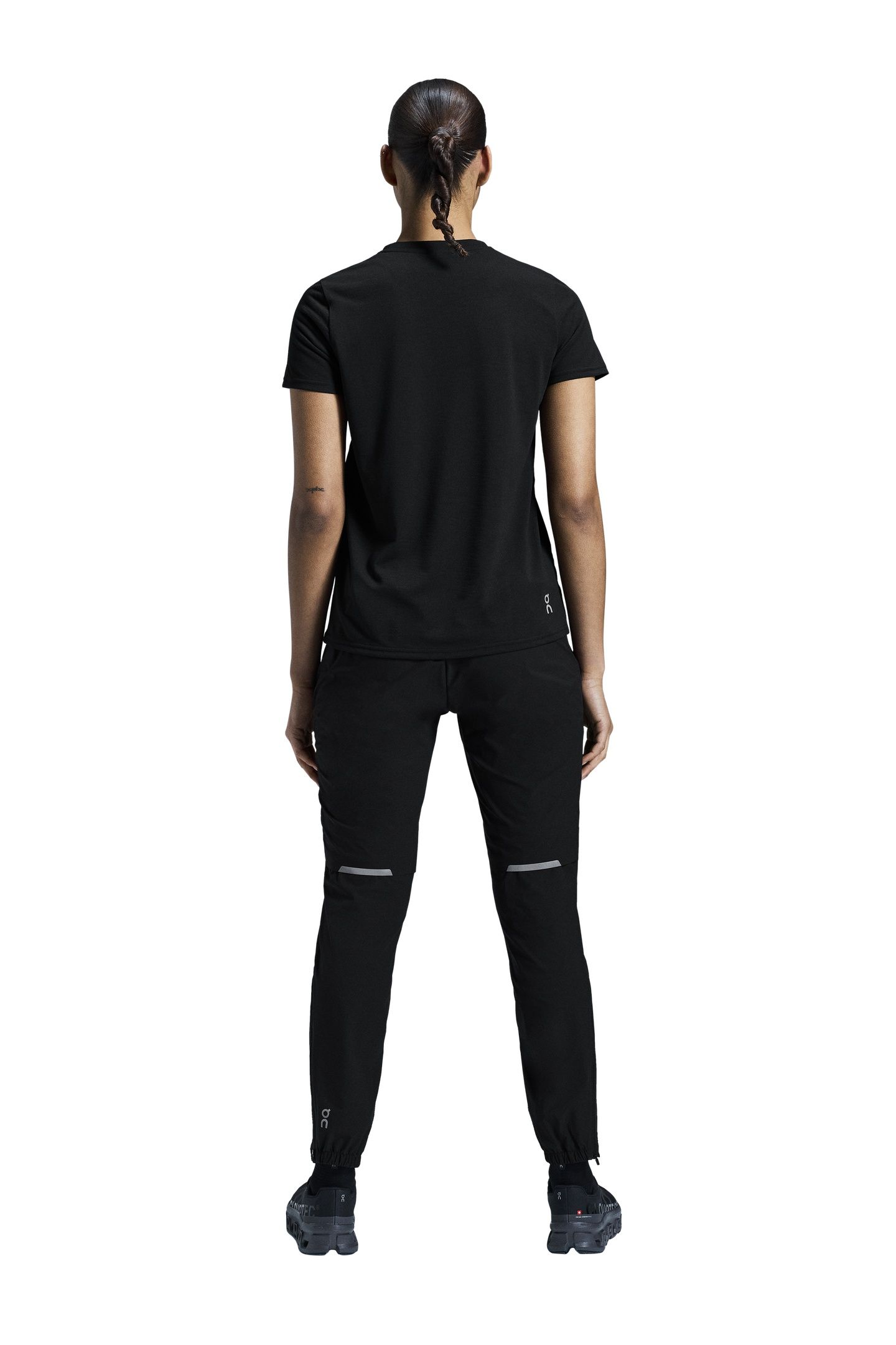 ON RUN-T 1 BLACK 4