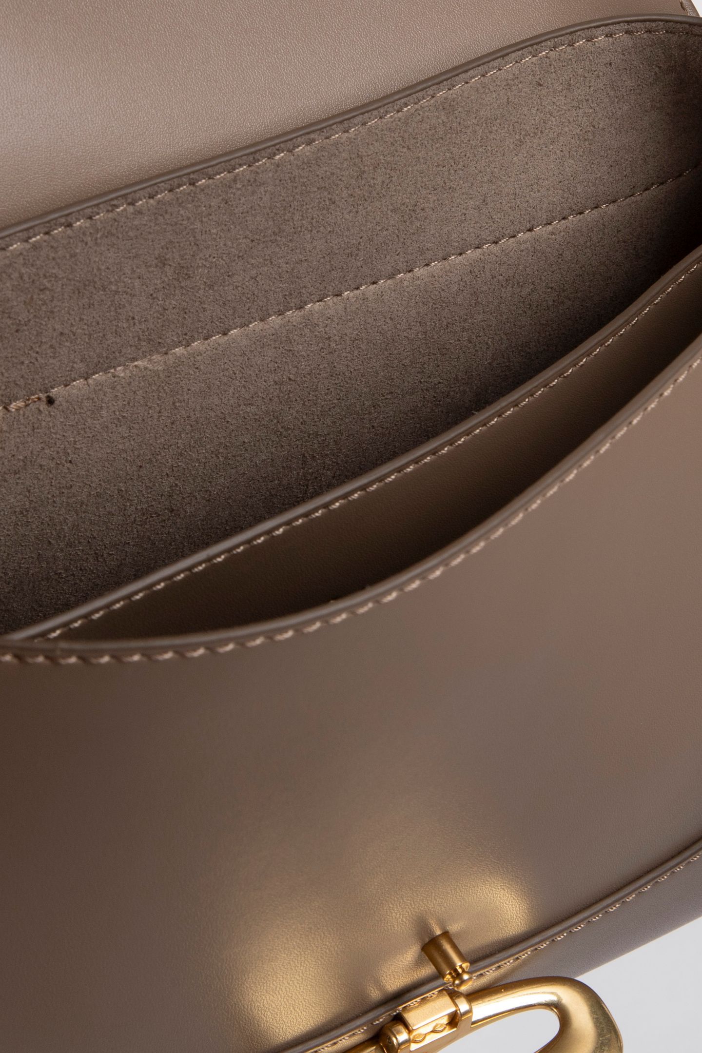 HARDWARE FLAP MEDIUM CROSSOVER DESERT TAUPE 5