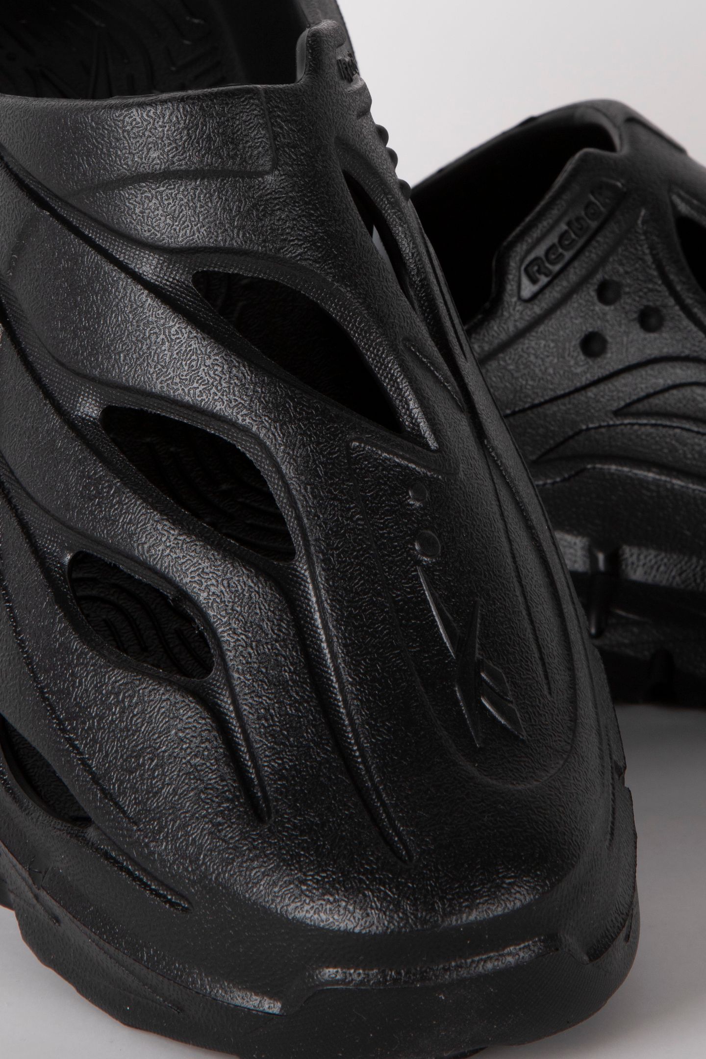 UNISEX ZIG CLOG BLACK/BLACK/BLACK 4