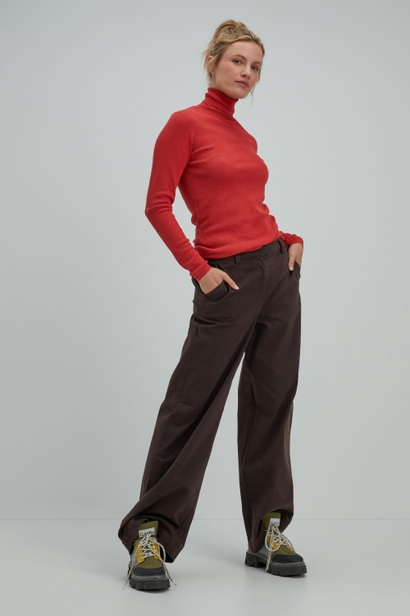 SAAR SWEATER RED 1