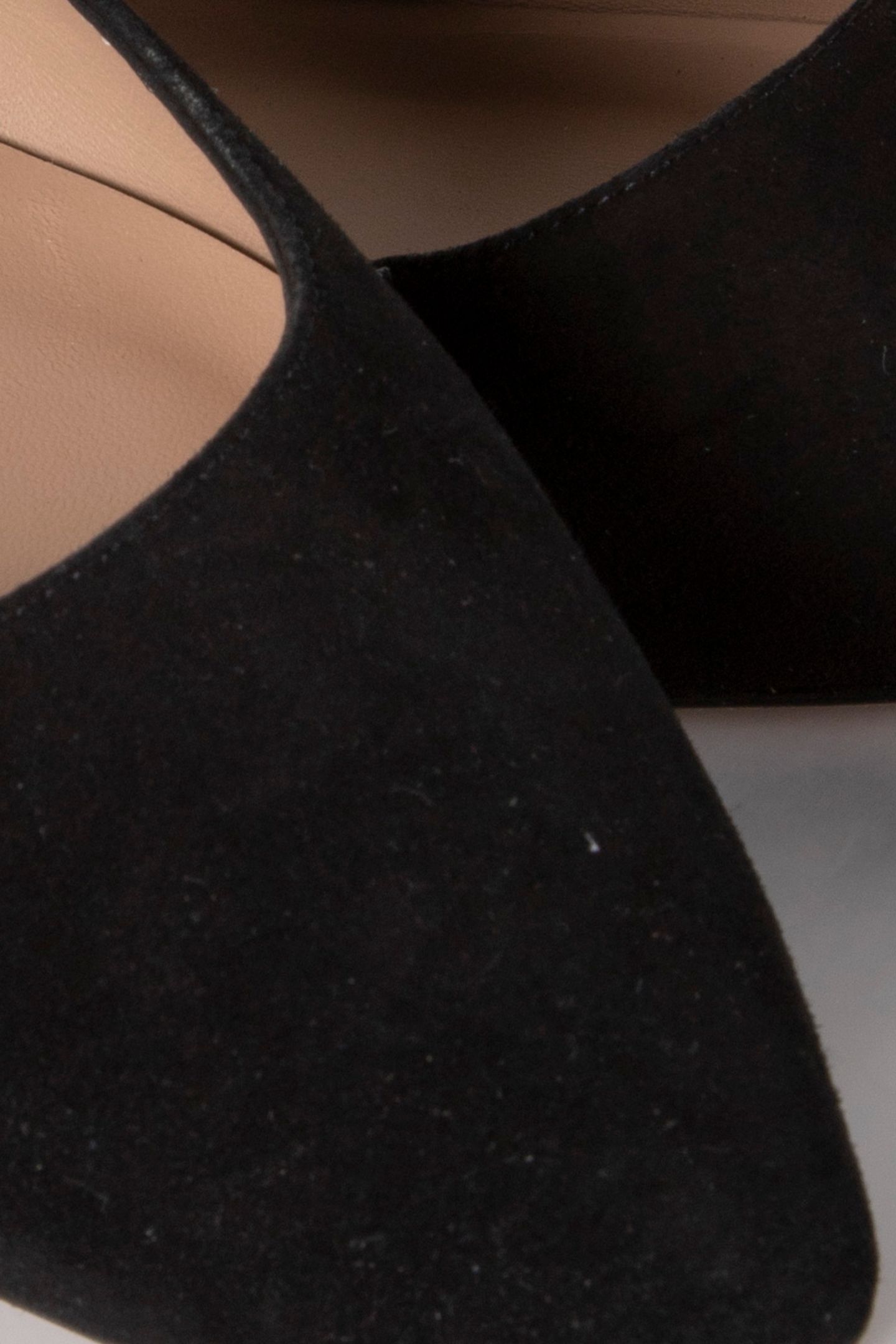ESSIE TASSEL POINTED BLACK 4