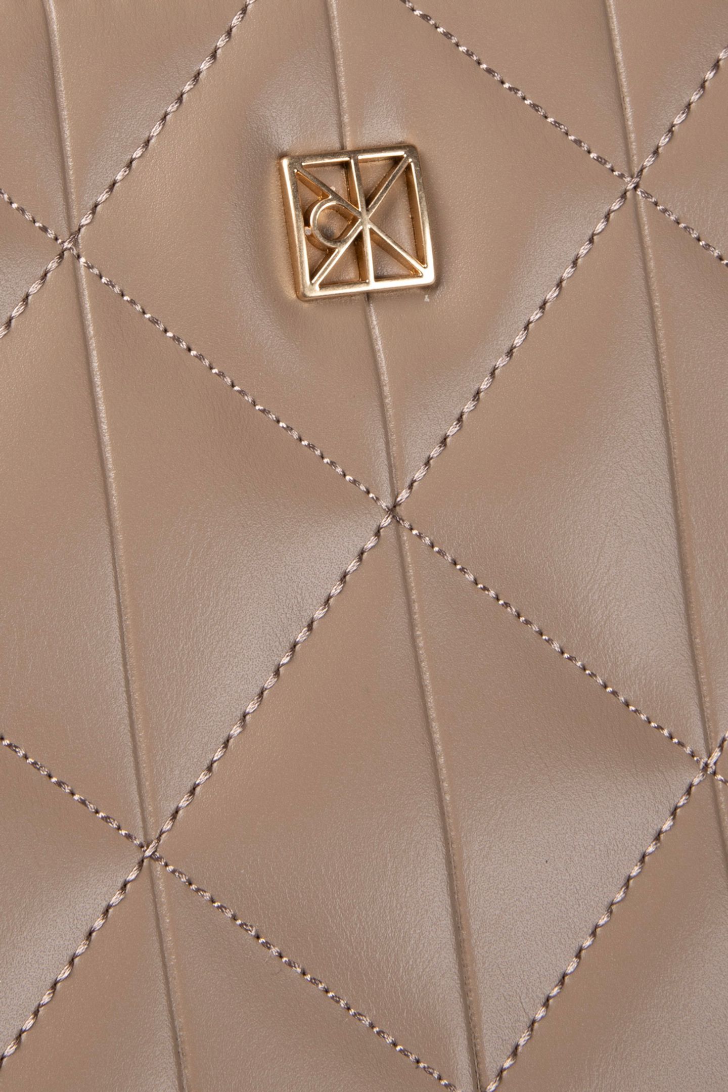 QUILTED CAMERA BAG DESERT TAUPE 6