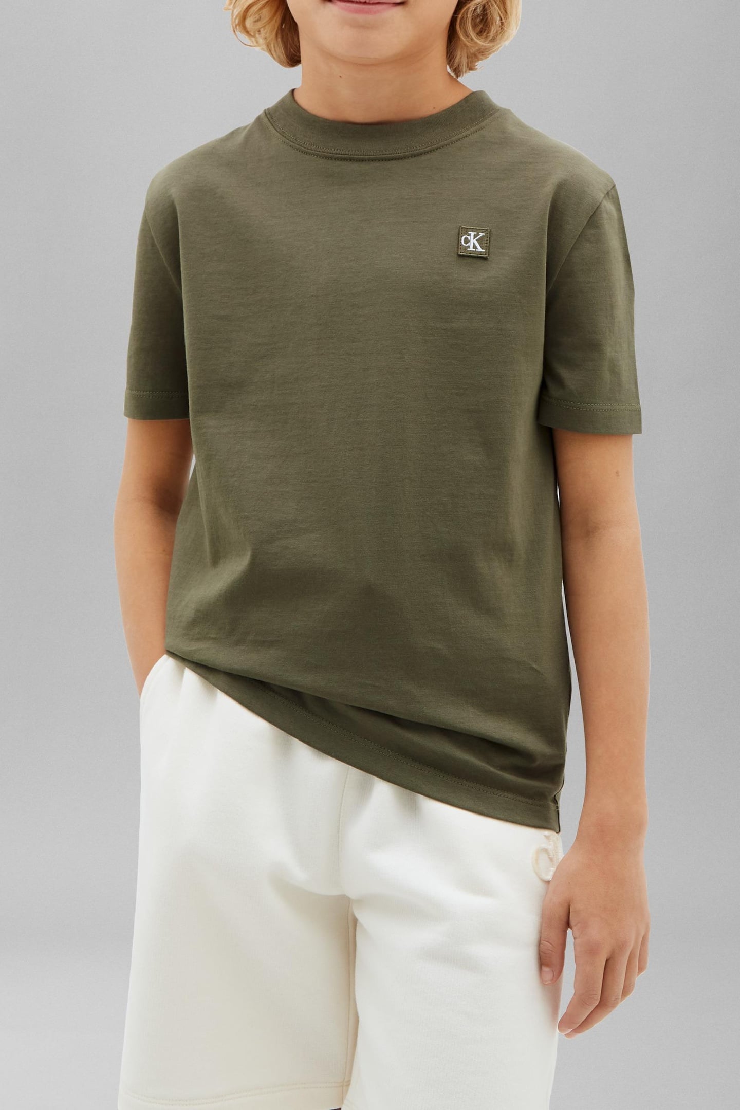 UNISEX MINI BADGE REGULAR T-SHIRT DUSTY OLIVE 1