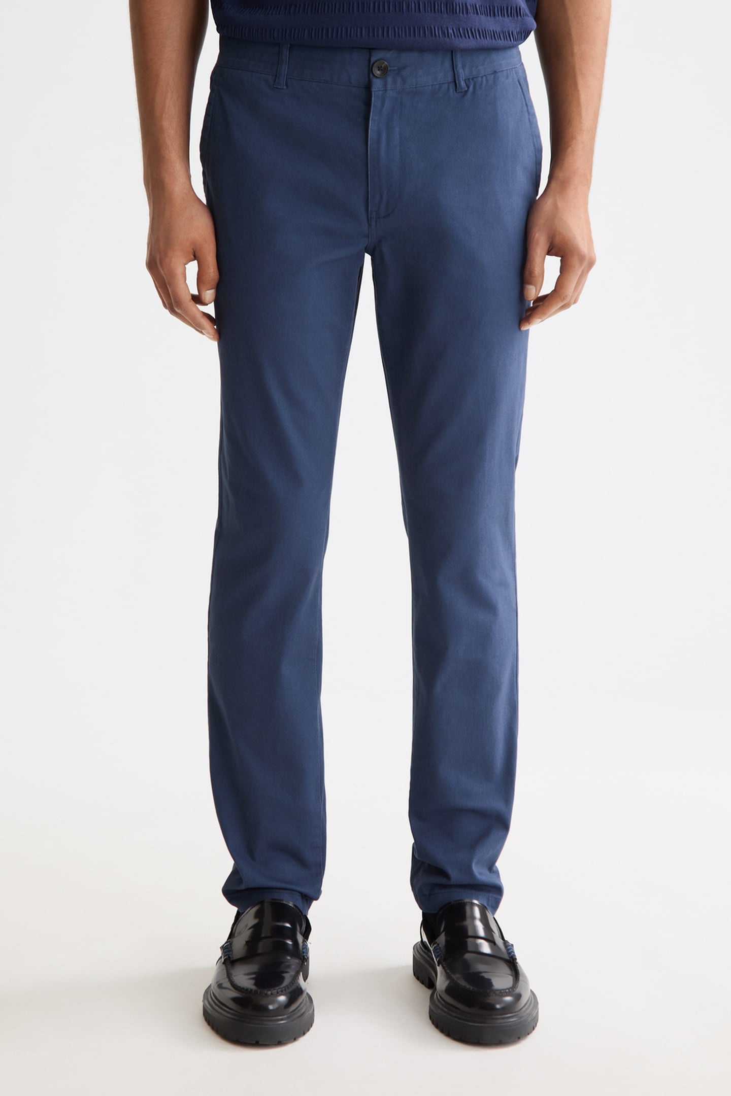 SEASONAL CORE - MOTT - WASHED COTTON BLEND CHINO INSIGNIA BL 1