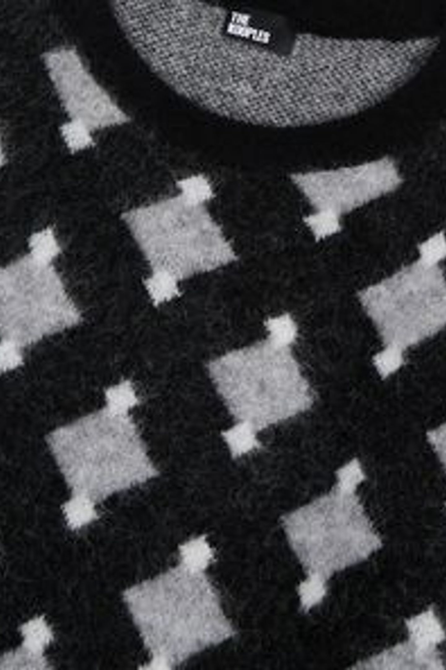 PULL COL ROUND BLACK GREY WHITE 12
