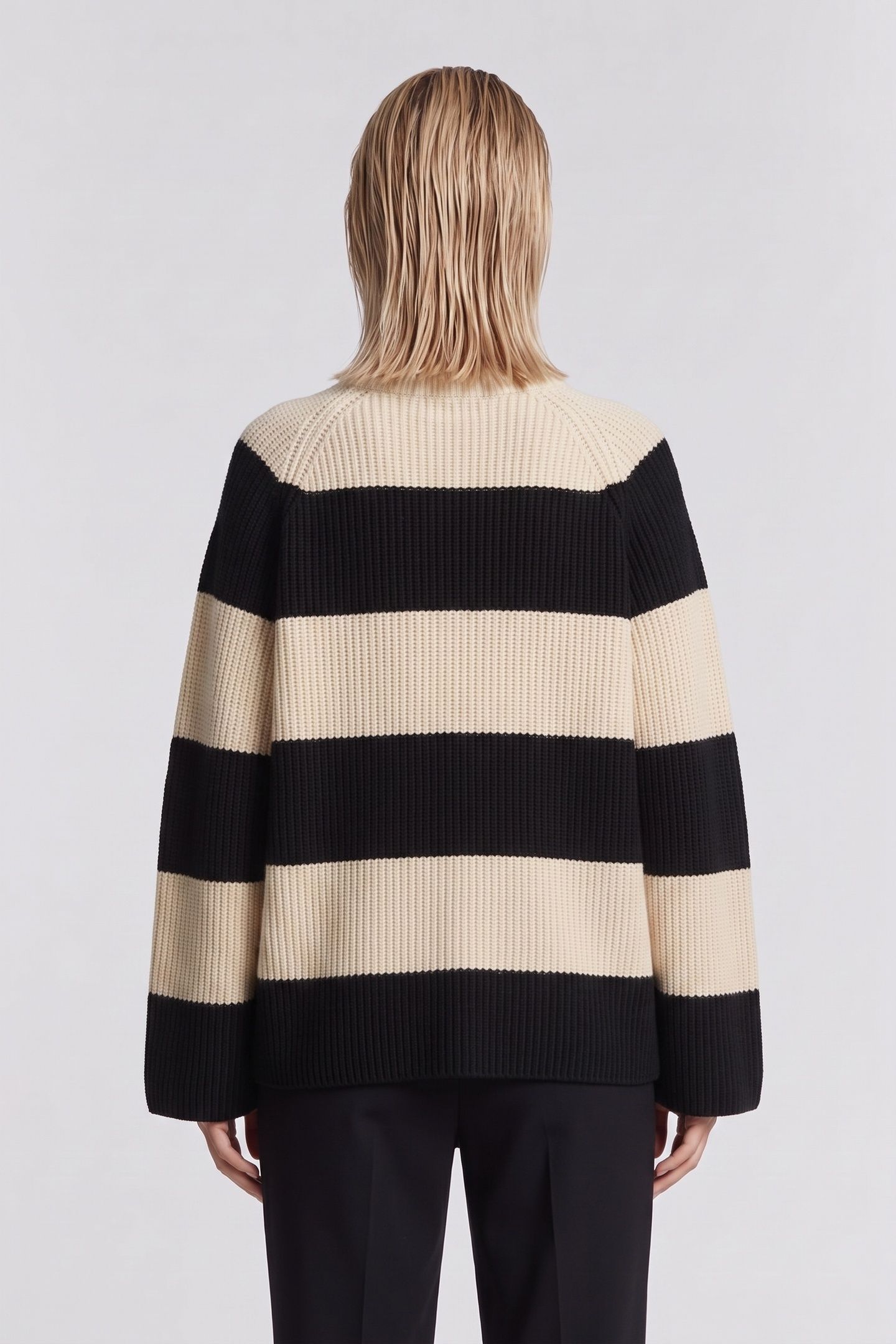 YOYO SWEATER BLACK 2