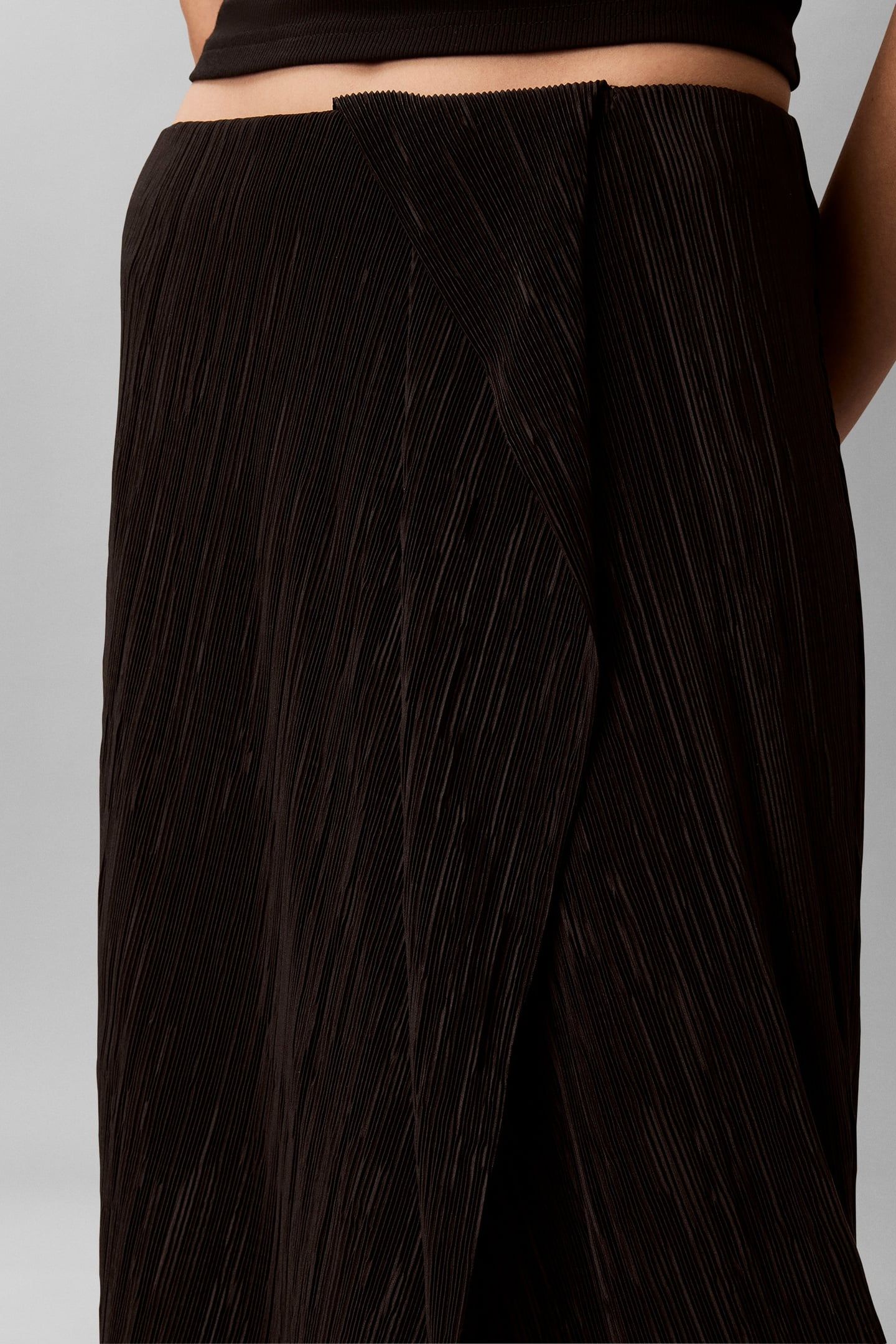 PLISSE BIAS SEAM MIDI SKIRT BLACK 5