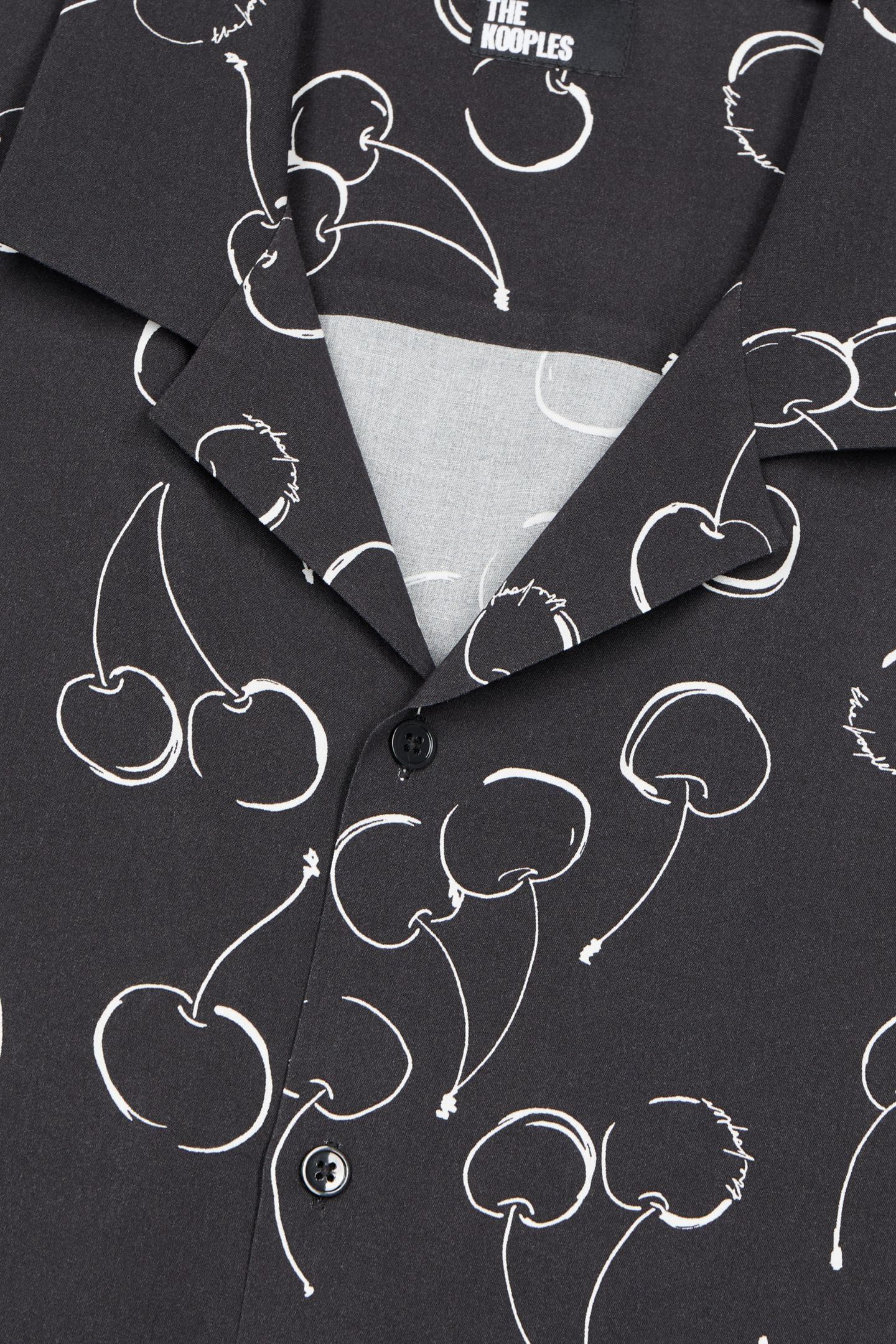 SHORT-SLEEVED SHIRT WITH SHARK NECK BLACK 5
