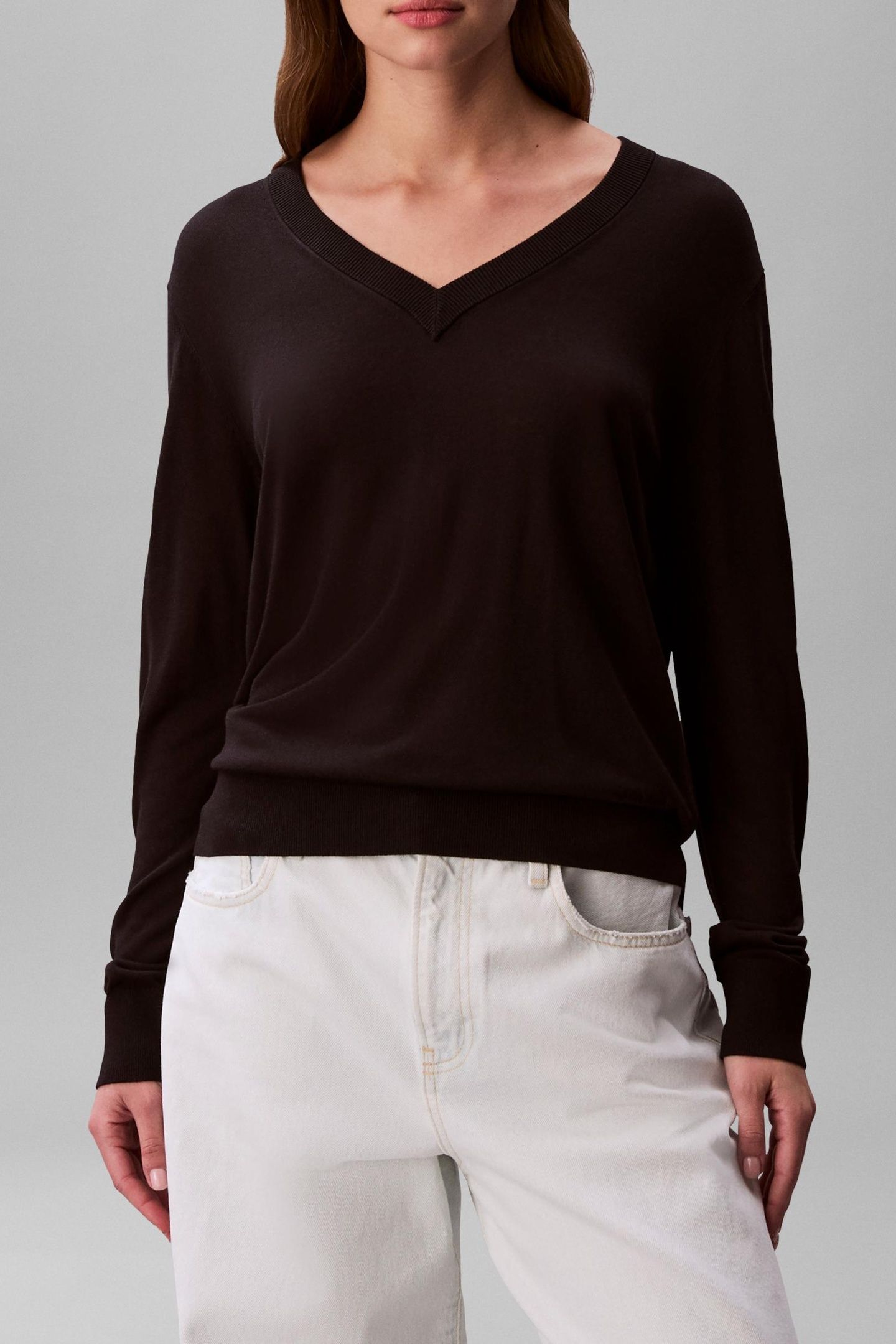 FINE GAUGE VISCOSE V-NECK TOP BLACK 1