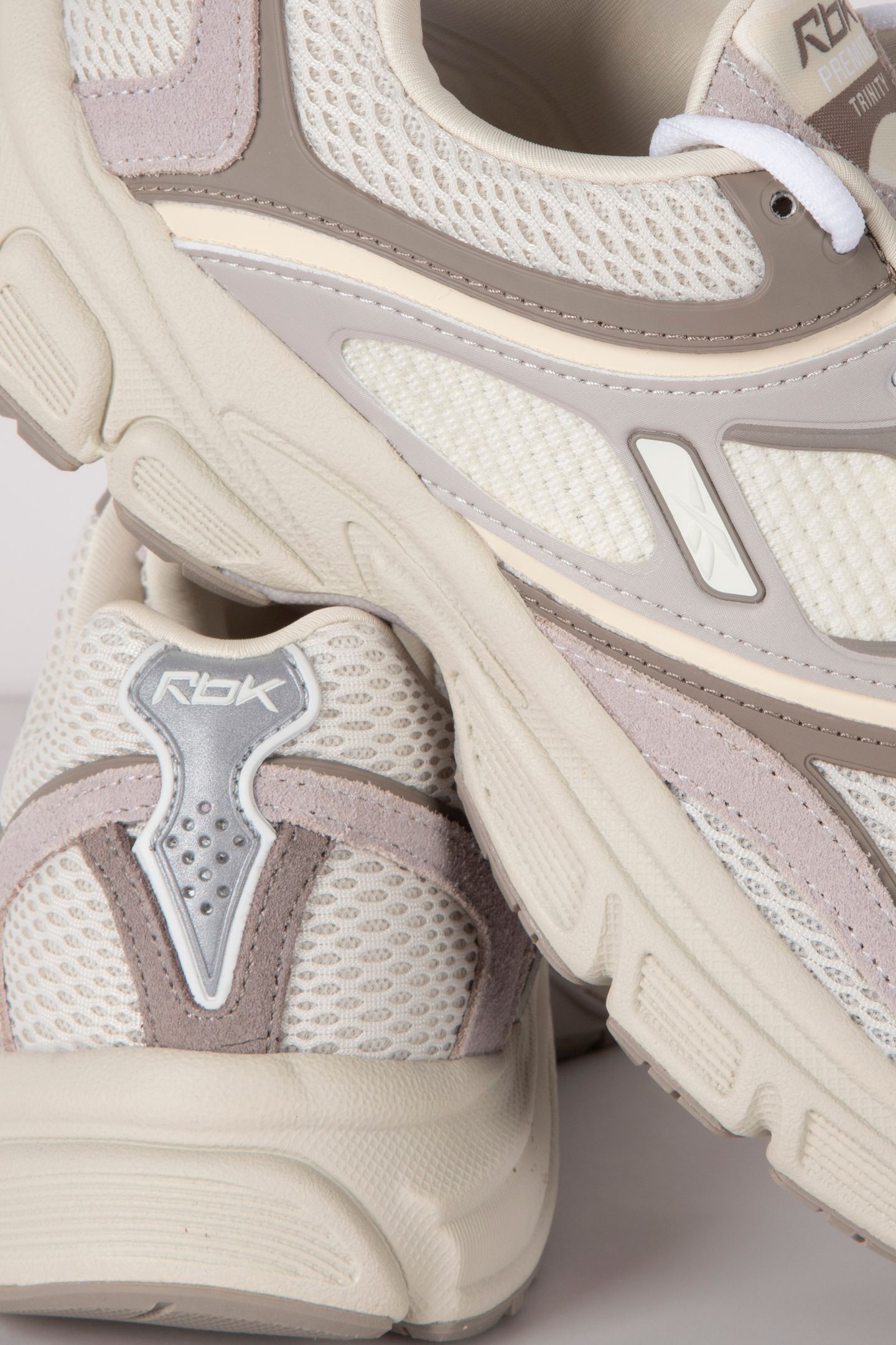 UNISEX RBK PREMIER TRINITY VINTAGE CHALK/HAZY GREY/ALABASTER 4