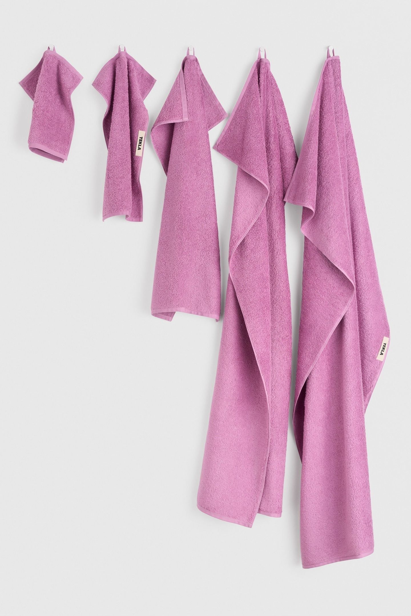 UNISEX HAND TOWEL MAGENTA 3