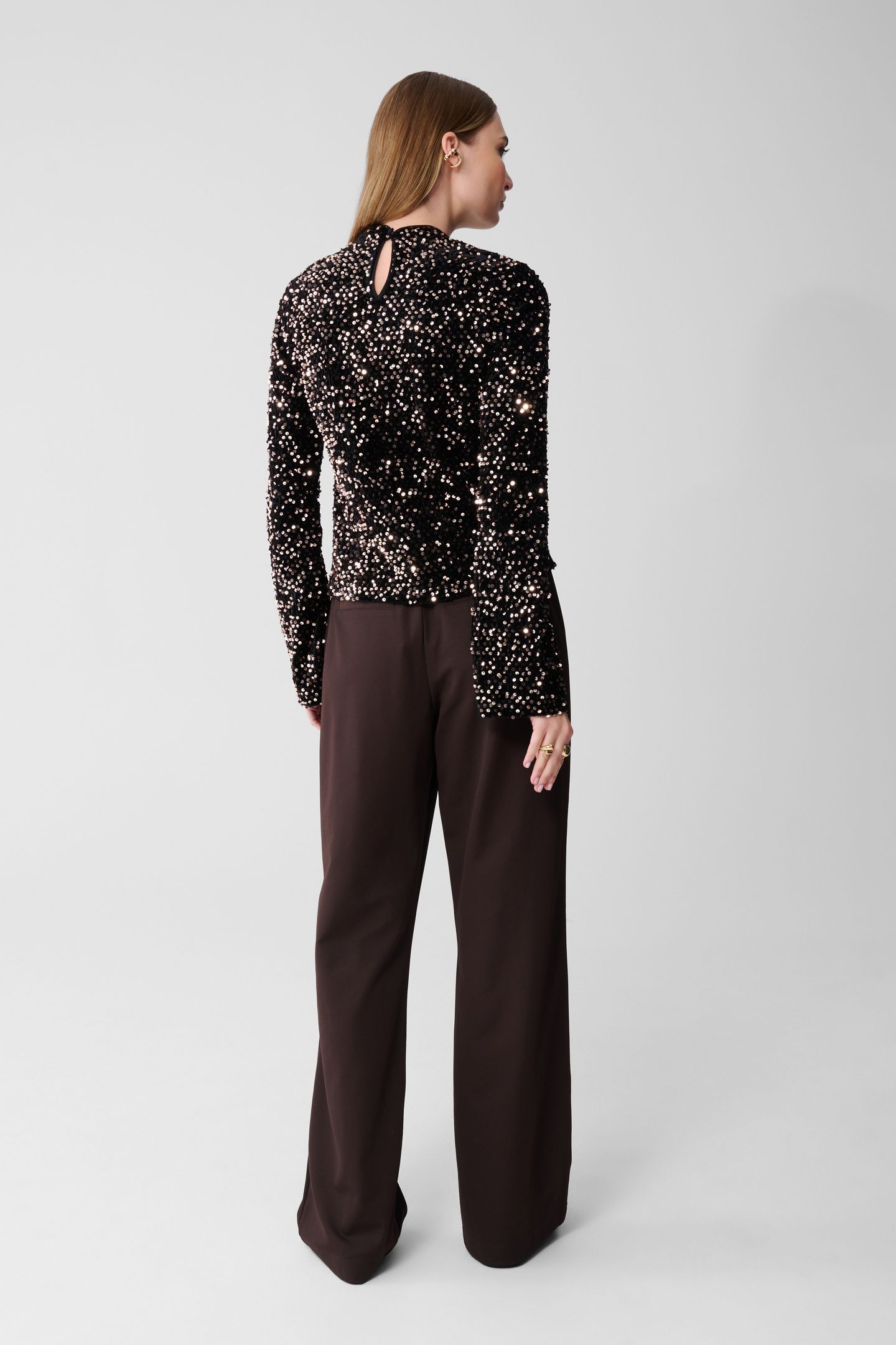 LA-SBCLEO FLARE SLEEVE TOP SILVER 2