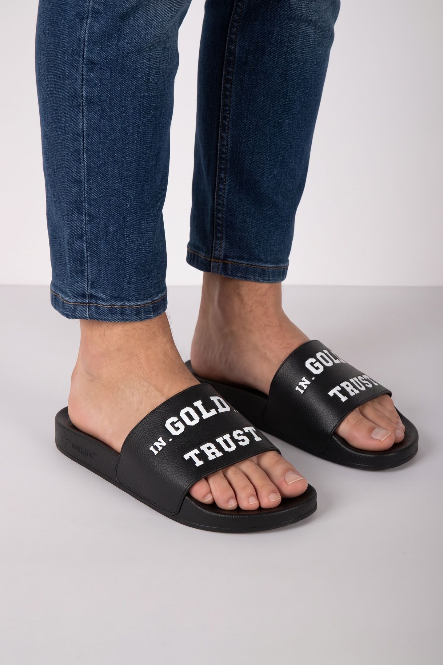 SLIPPER BLACK 3