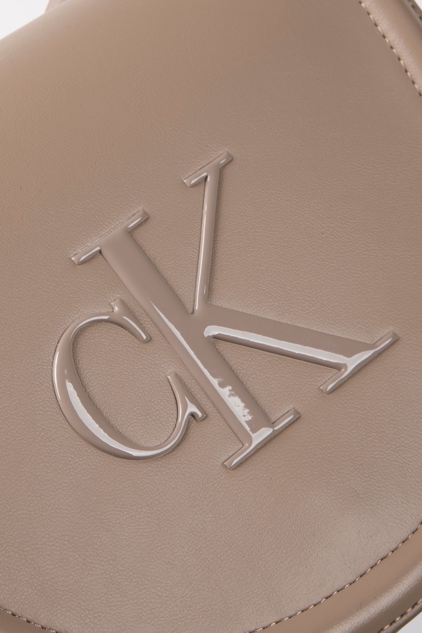 BOLD SADDLE CROSSOVER DESERT TAUPE 4