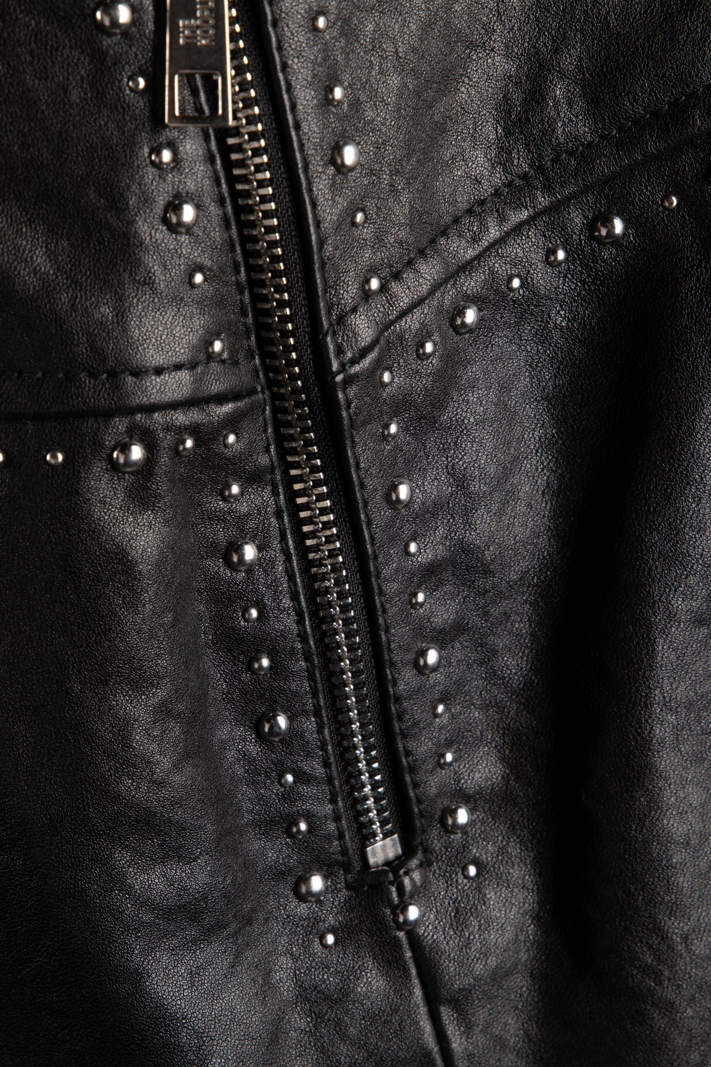 SHORT LEATHER SKIRT WITH STUDDED DETAILS BLACK 4