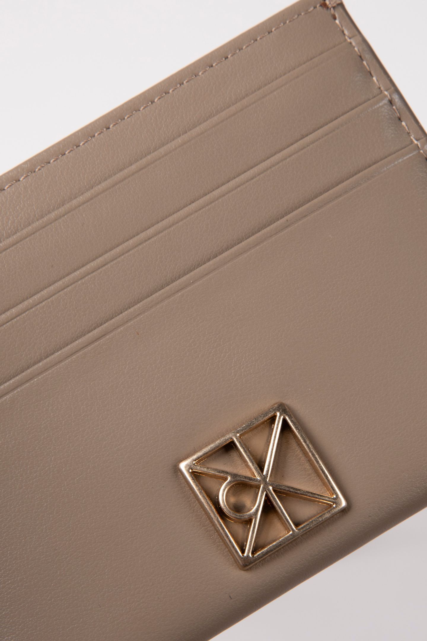 EMBLEM HARDWARE CARDHOLDER DESERT TAUPE 3