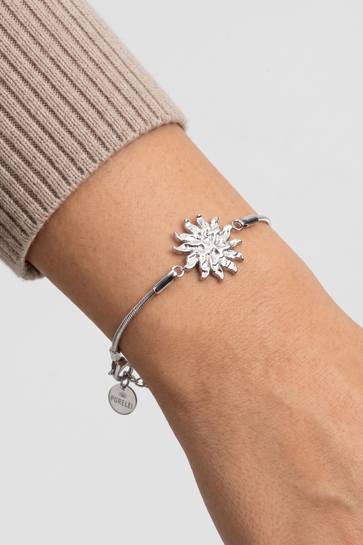 ICONIC SUN ARMBAND SILVER 1