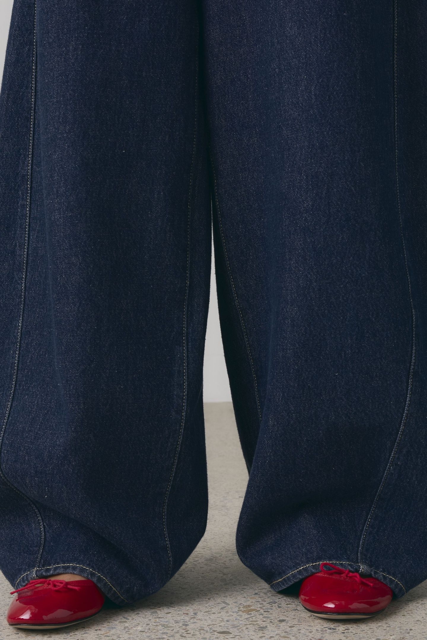 SUPER BAGGY BARREL JEANS 8