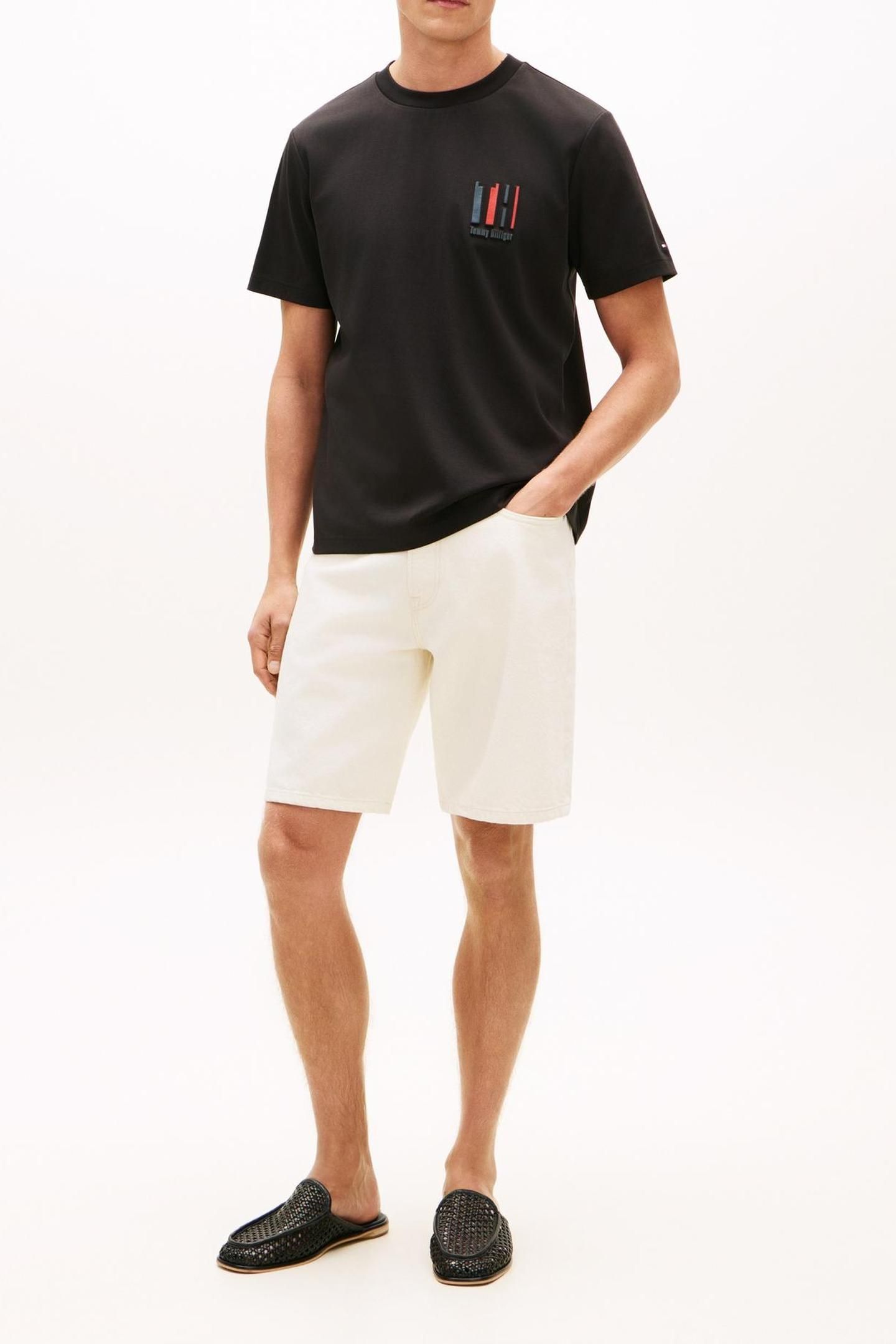 ICON INTERLOCK EMBOSSED LOGO T-SHIRT BLACK 2