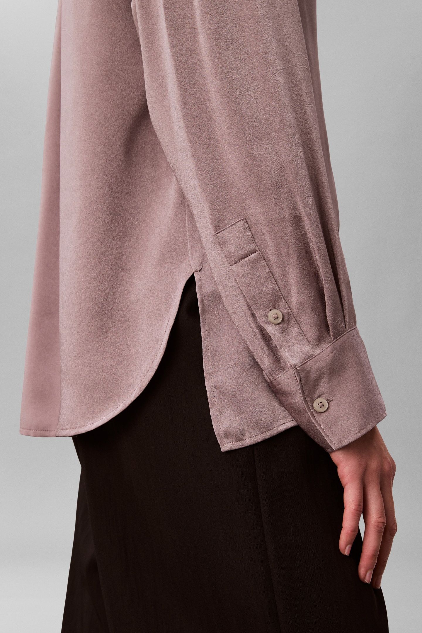 WASHED SATIN RELAXED TOP DUSTED FOX 6