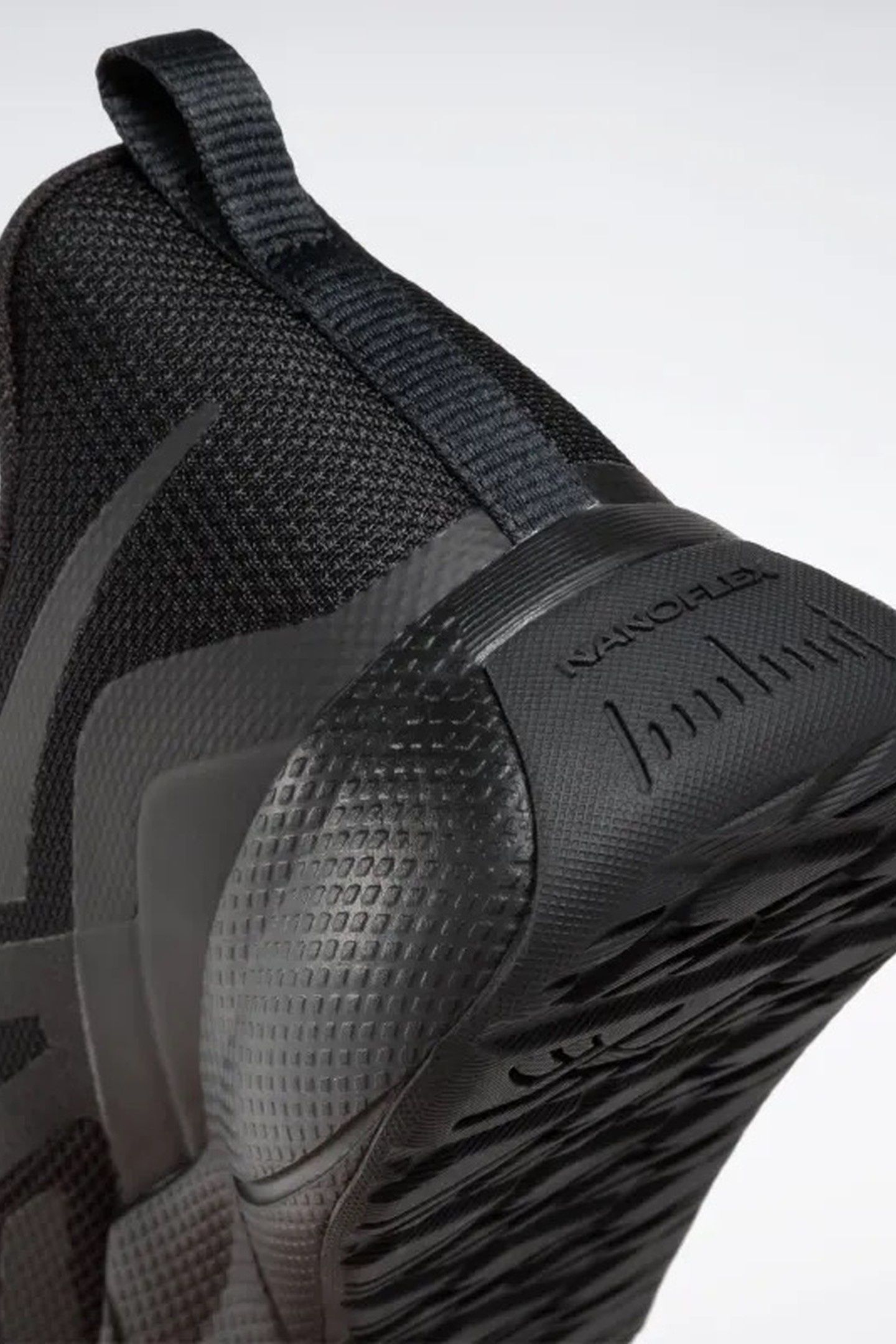 NFX TRAINER BLACK/BLACK/BLACK 5