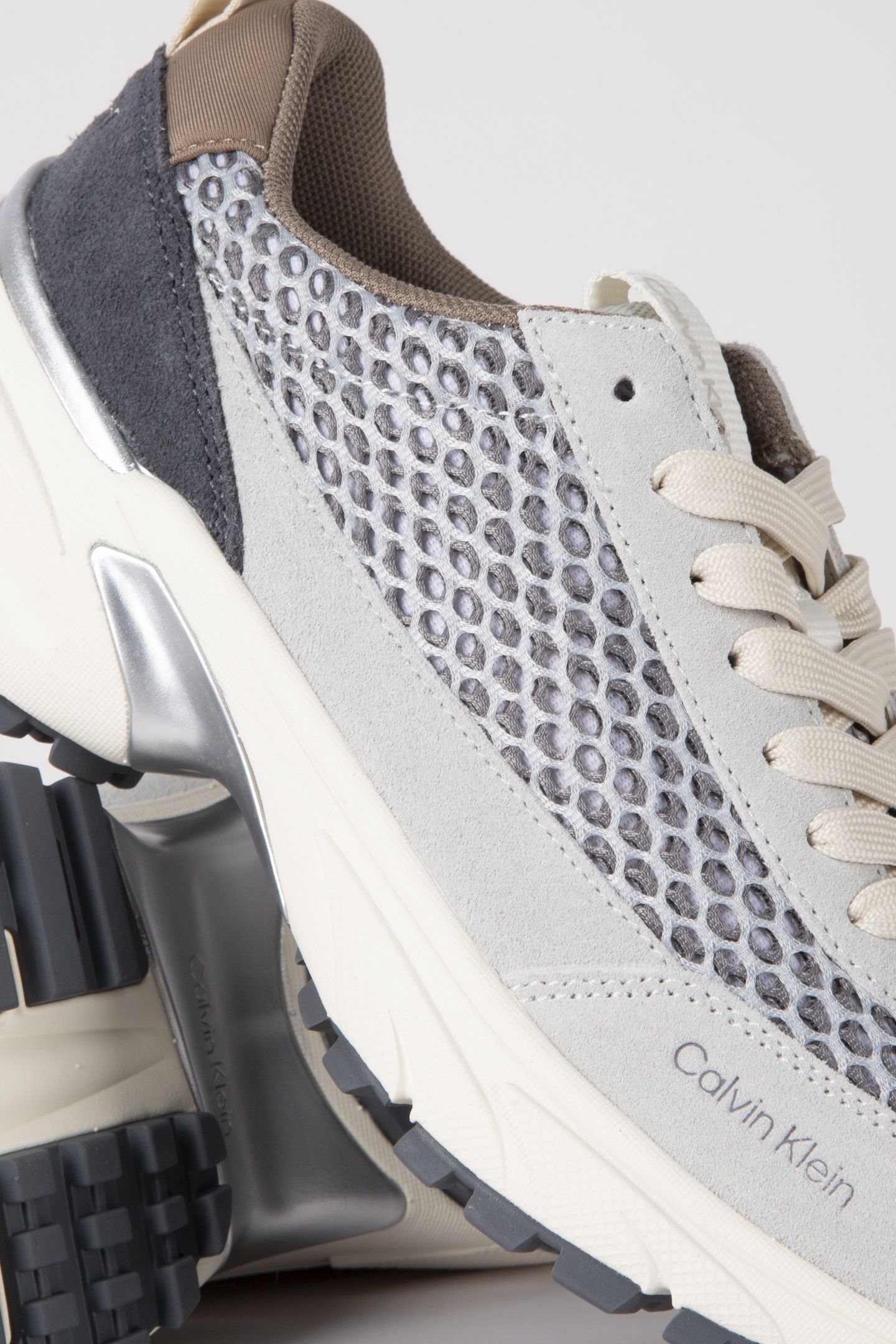 HIKE RUNNER LACE-UP SNEAKER DESERT TAUPE/SILVER/COAL 3