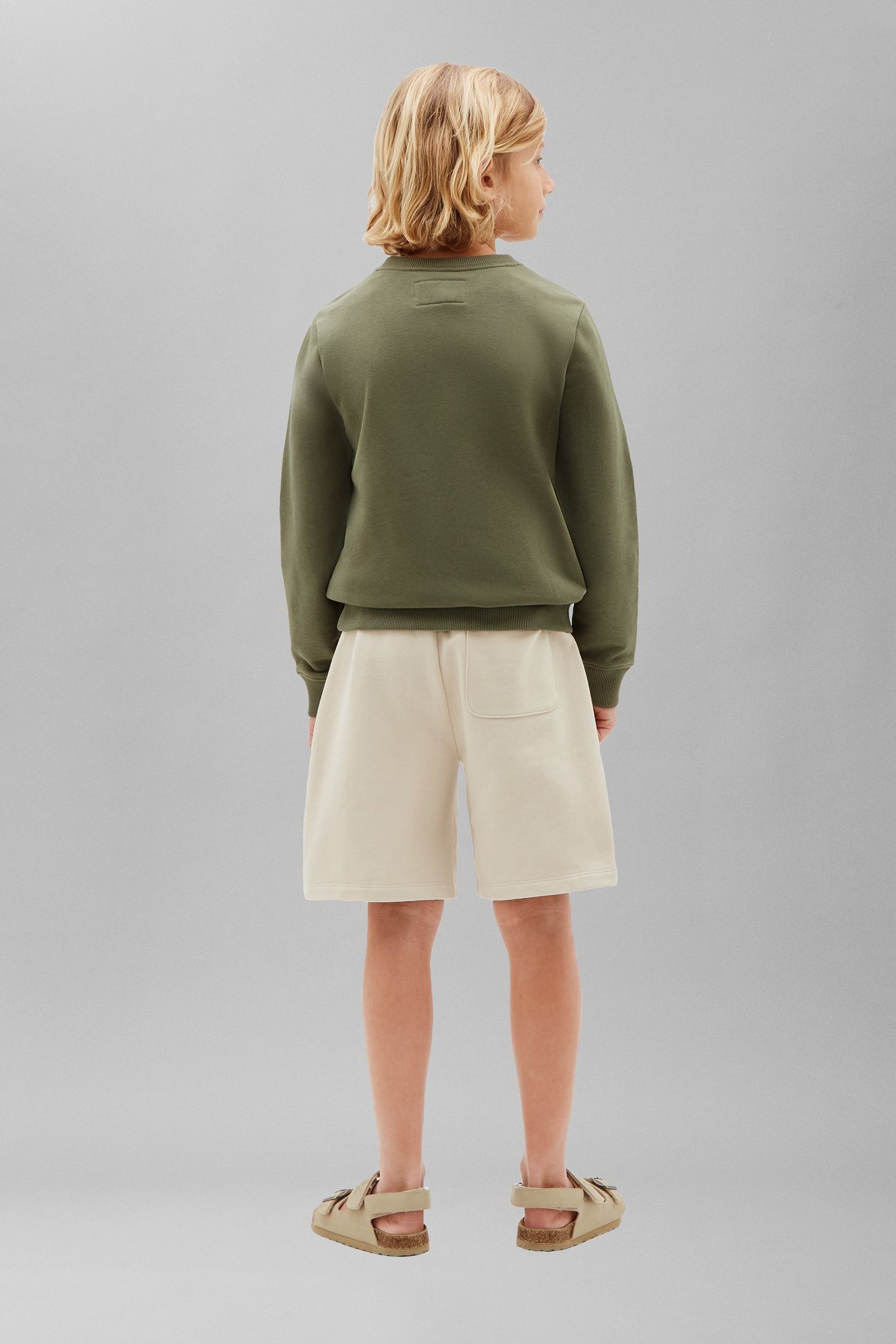 UNISEX MINI BADGE CREW NECK DUSTY OLIVE 3